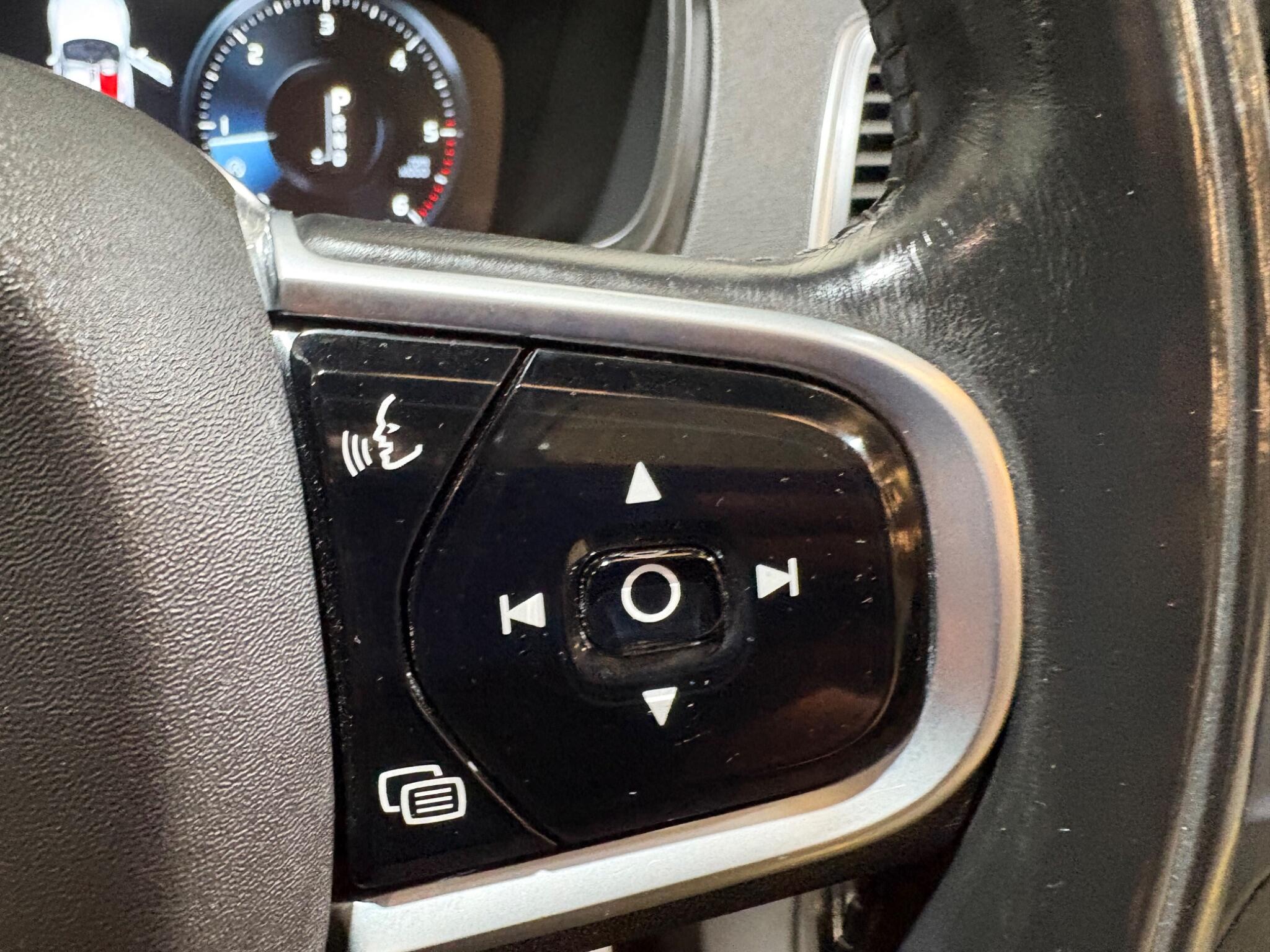 Volvo XC90 view 34