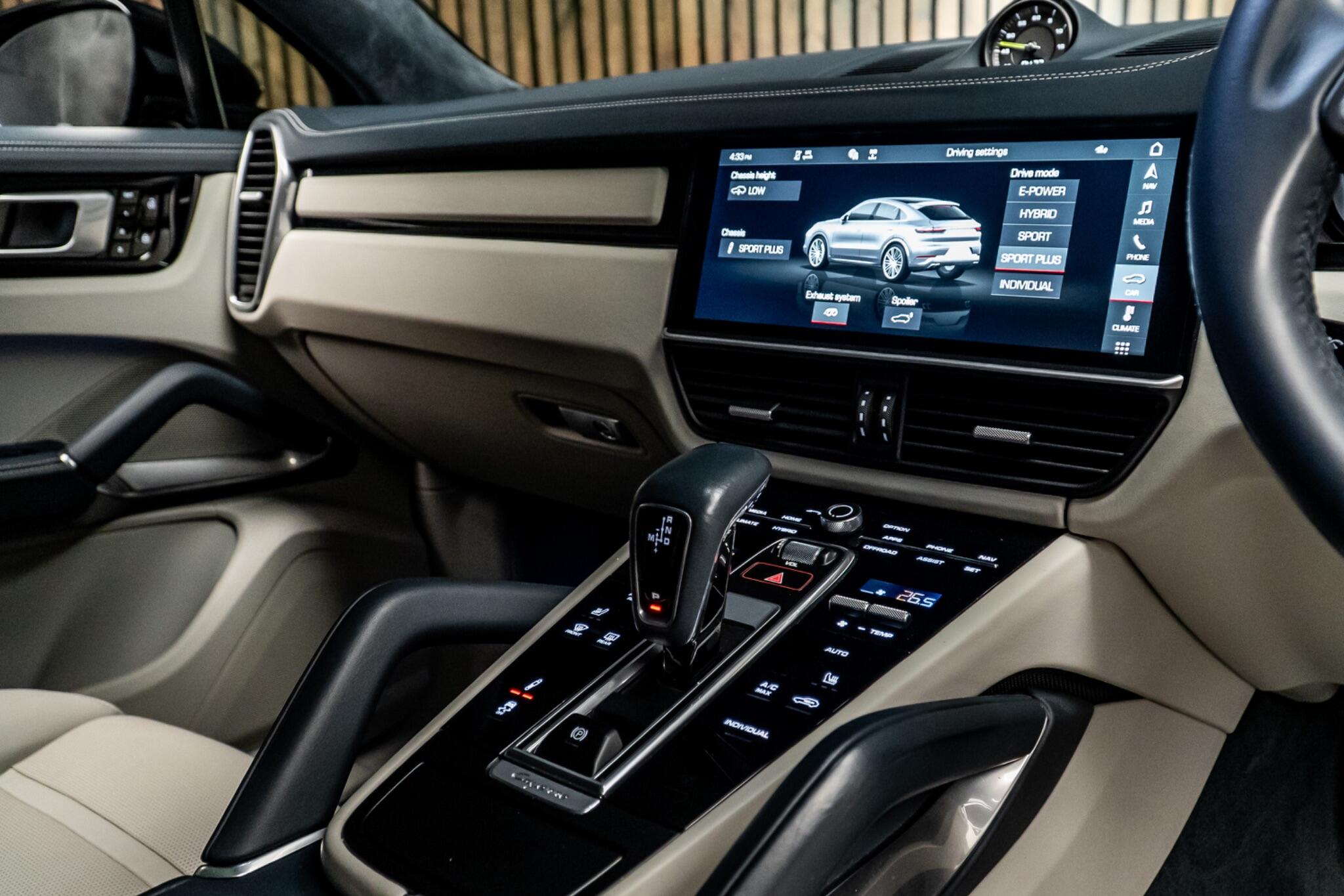 Porsche Cayenne view 25