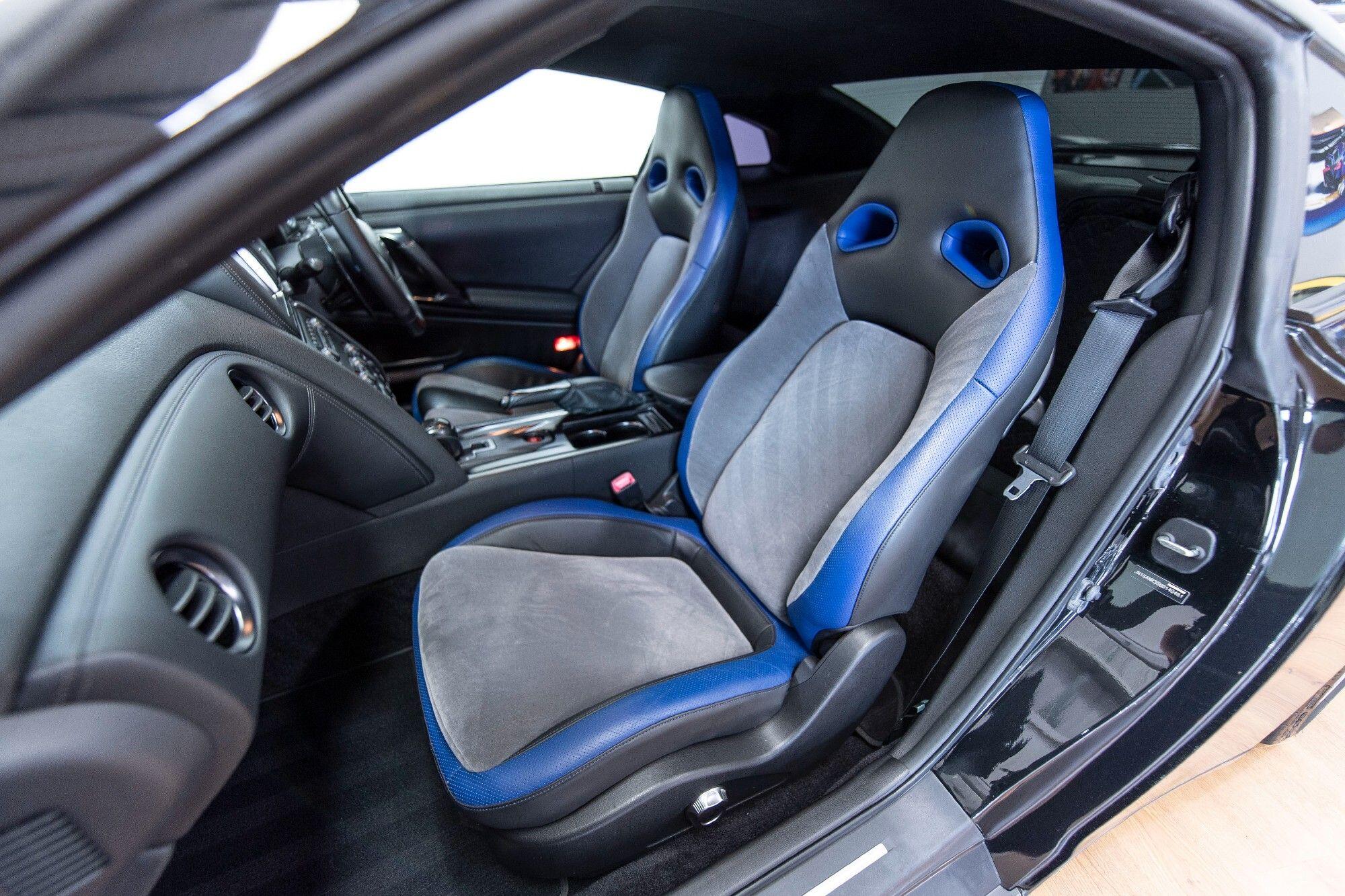 Nissan GT-R view 17