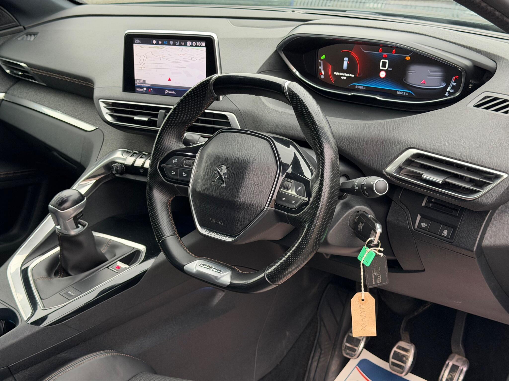 Peugeot 5008 view 3