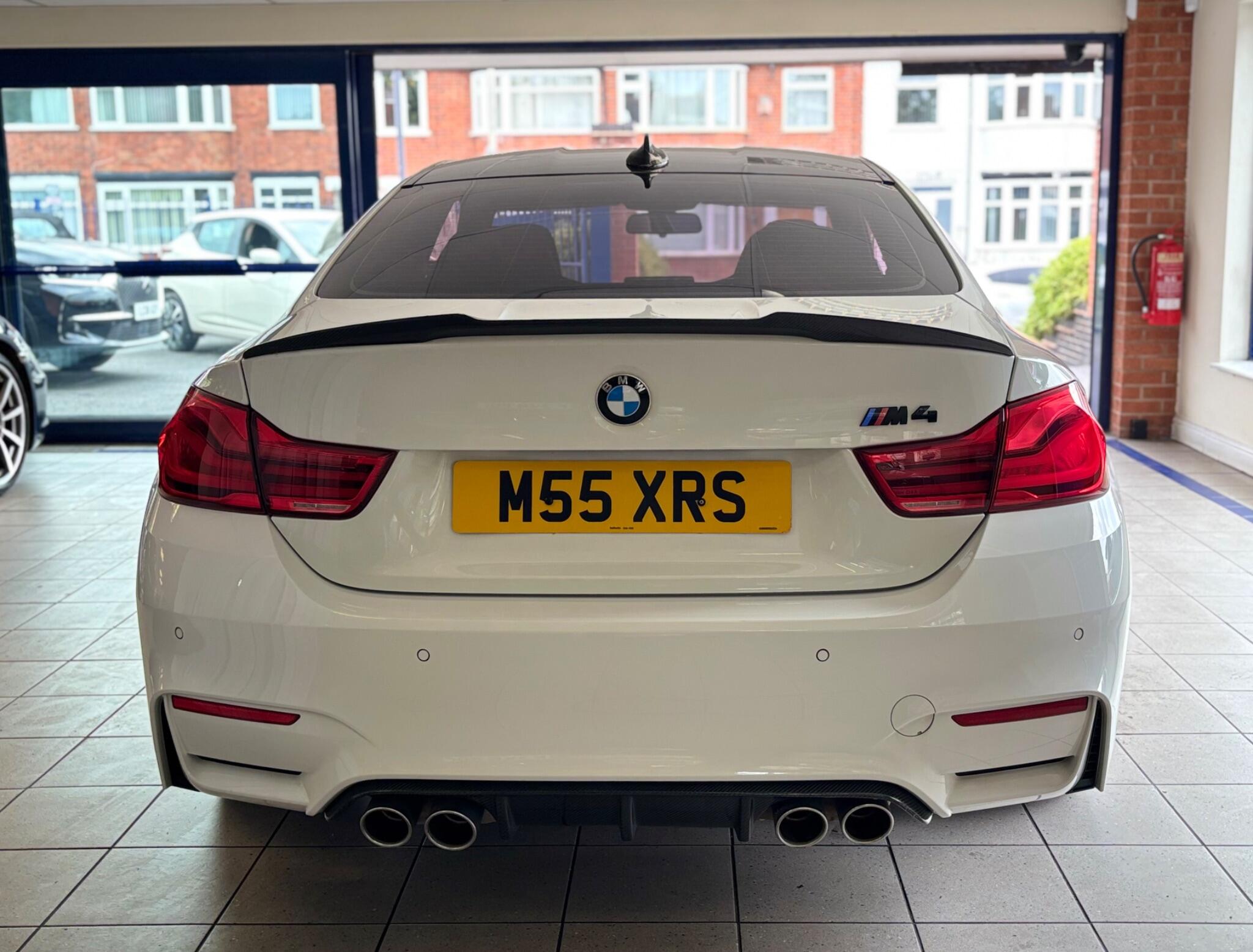 BMW M4 view 7