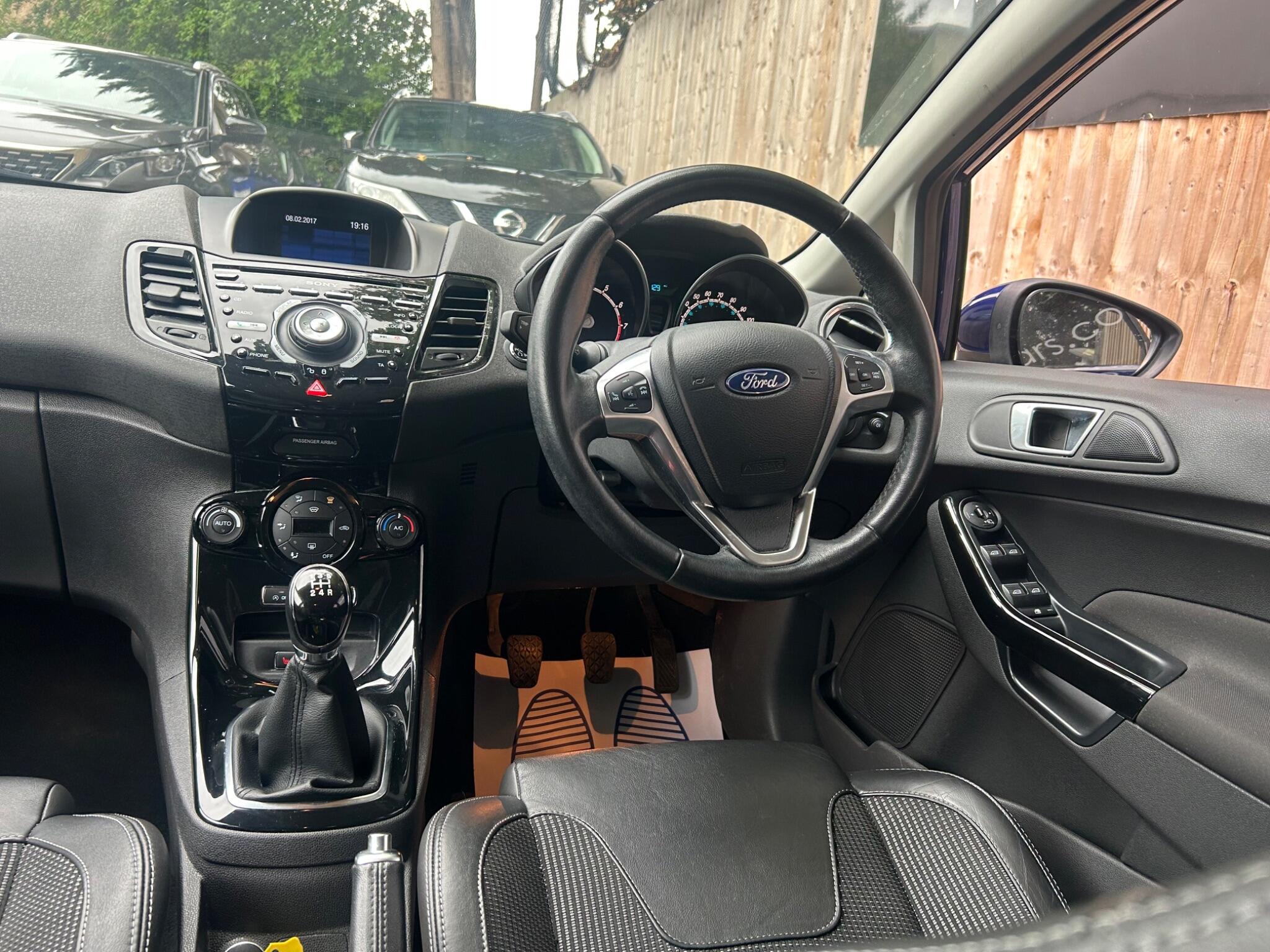 Ford Fiesta view 28
