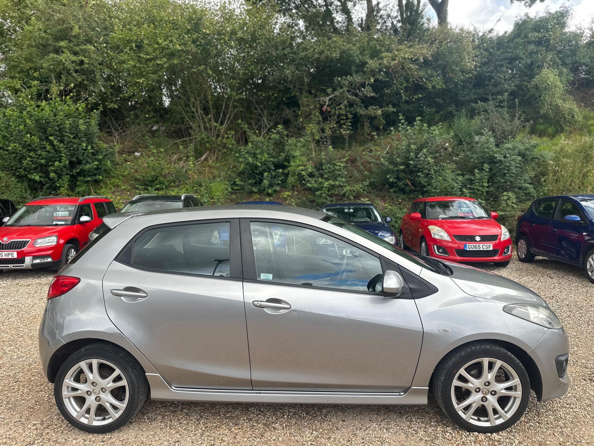 Mazda Mazda2 view 18