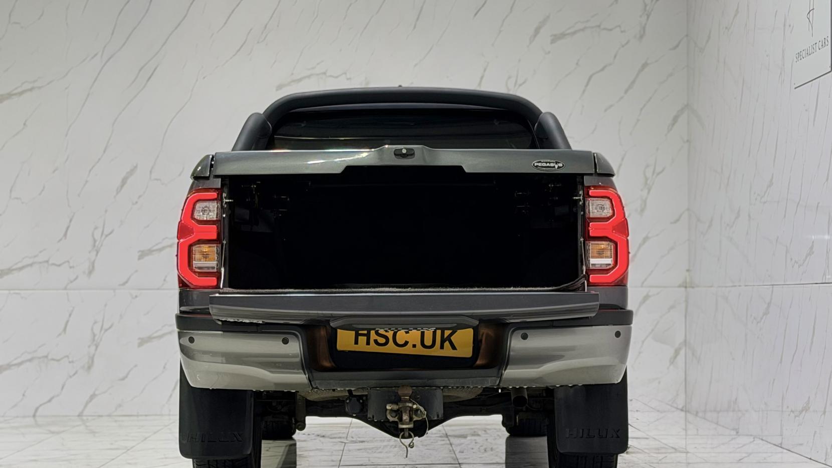 Toyota Hilux view 49