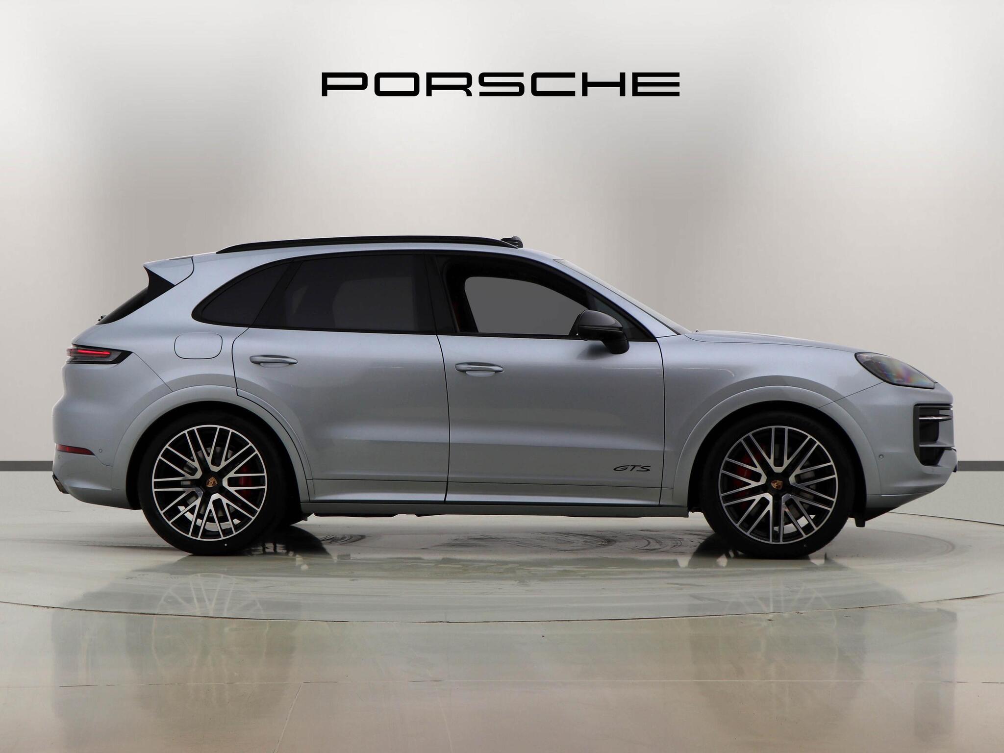 Porsche Cayenne view 5