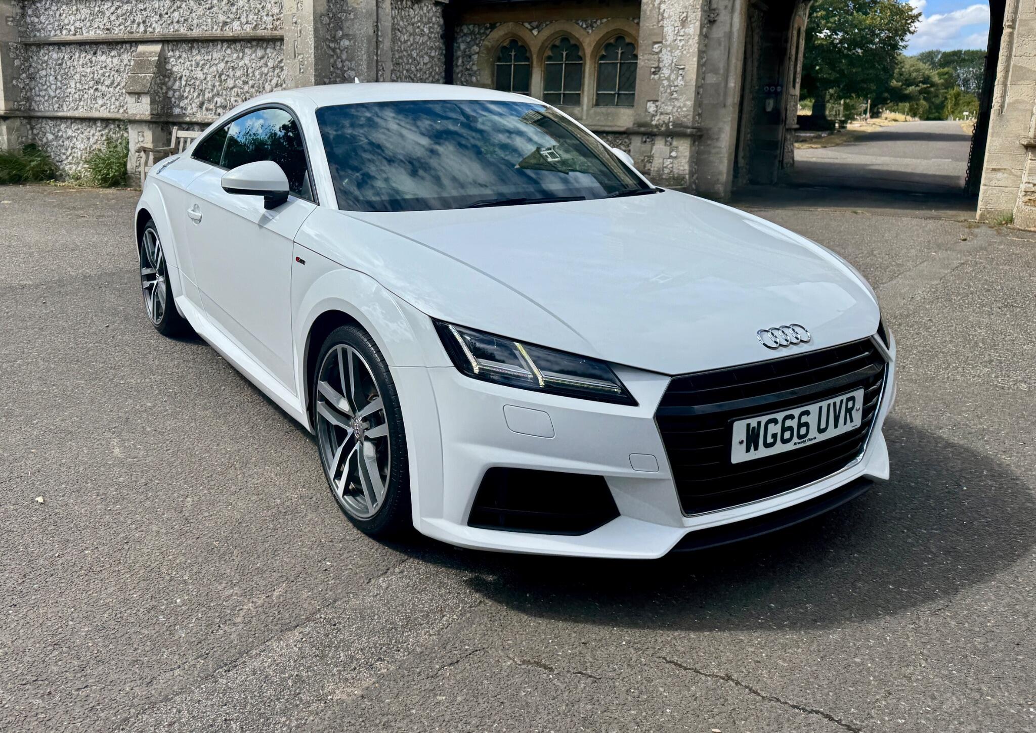 Audi TT view 6
