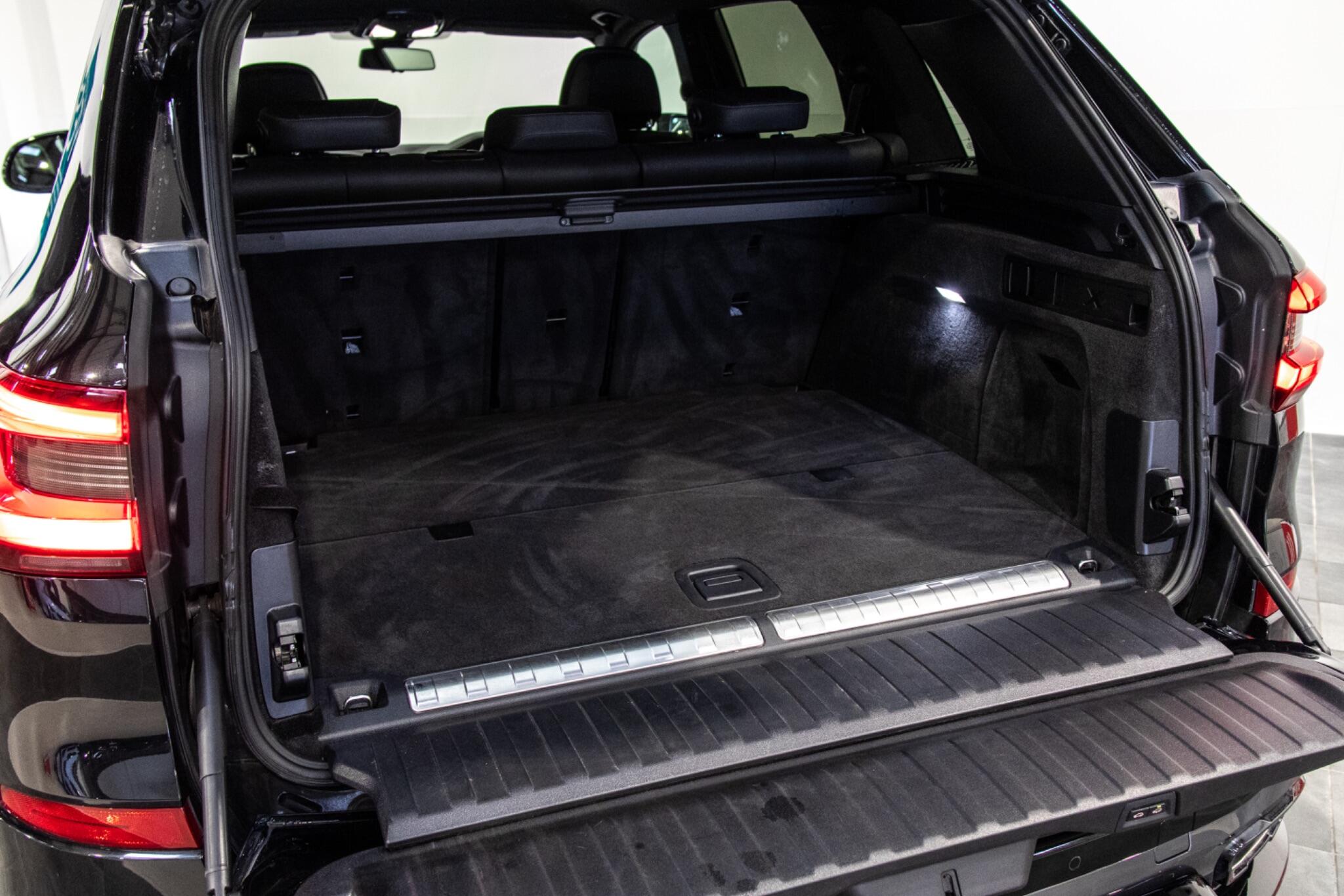 BMW X5 view 12