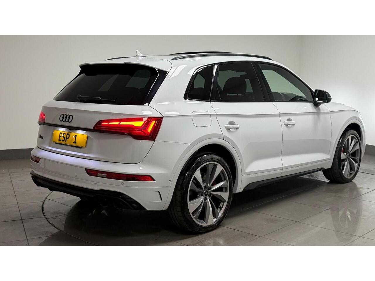 Audi SQ5 view 8