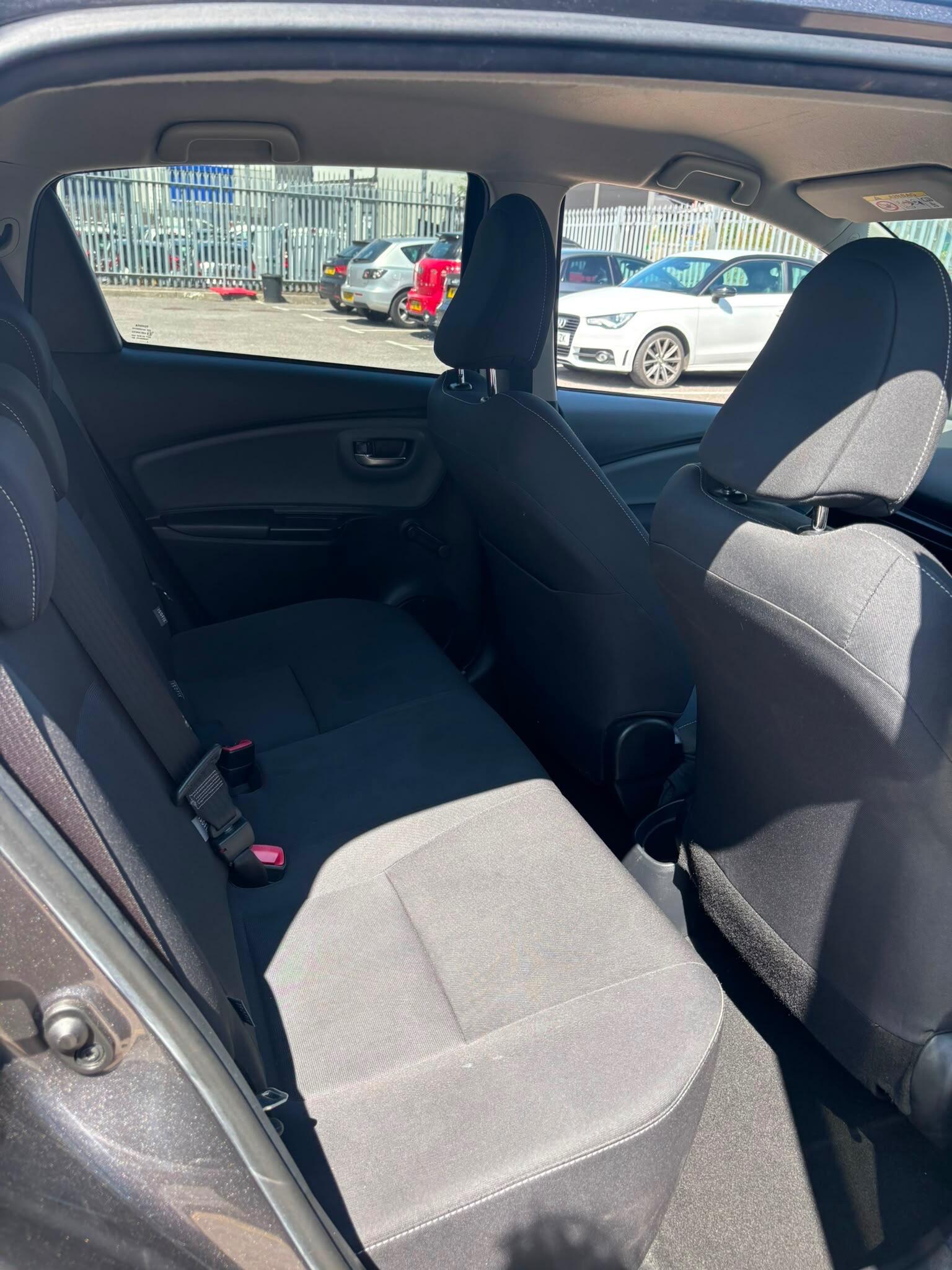 Toyota Yaris view 27