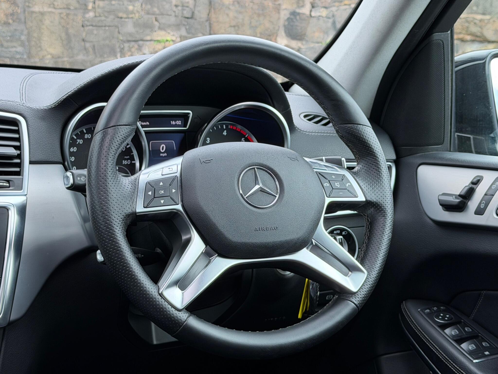 Mercedes-Benz GL view 28