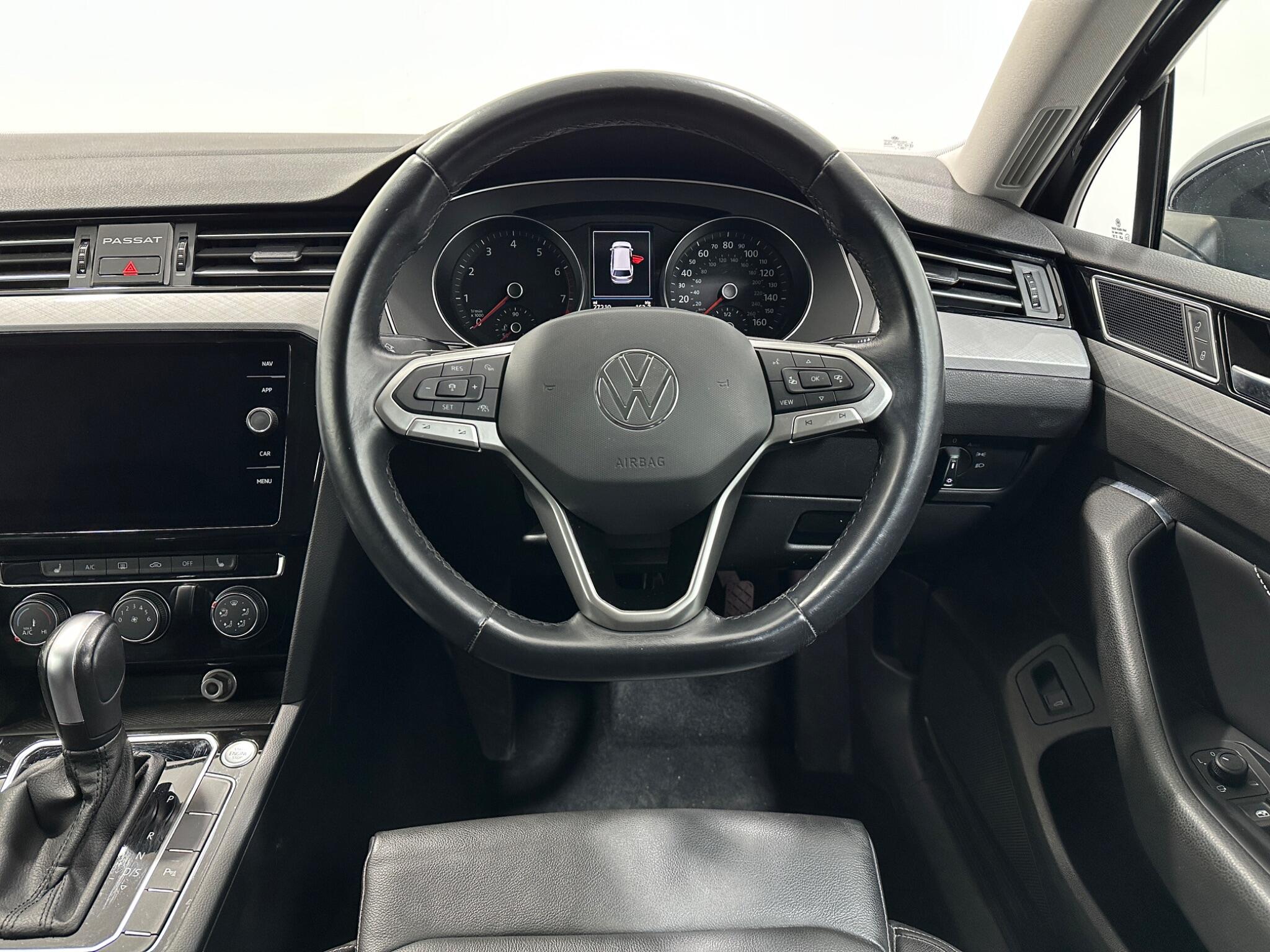 Volkswagen Passat view 13