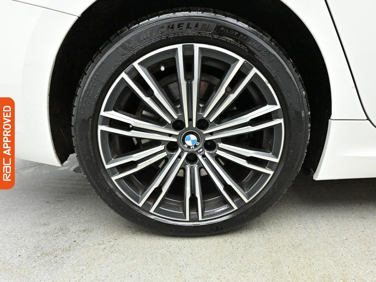 BMW 3 Series view 15
