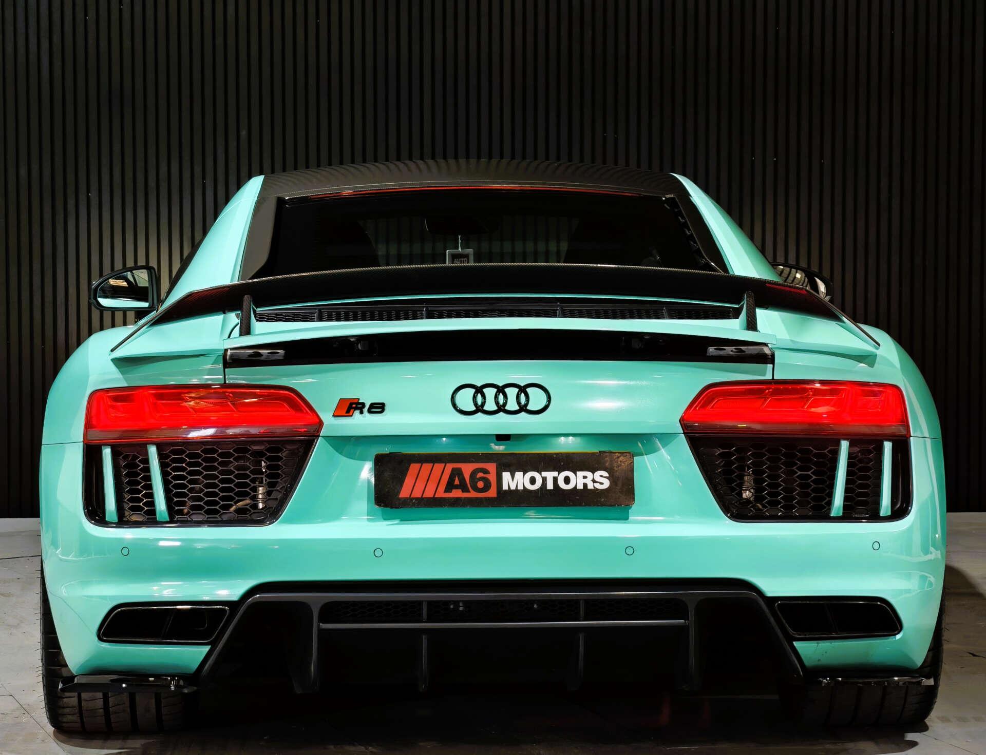 Audi R8 view 25