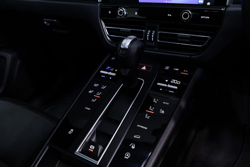 Porsche Macan view 17