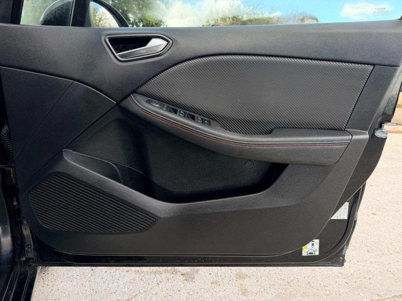 Renault Clio view 16