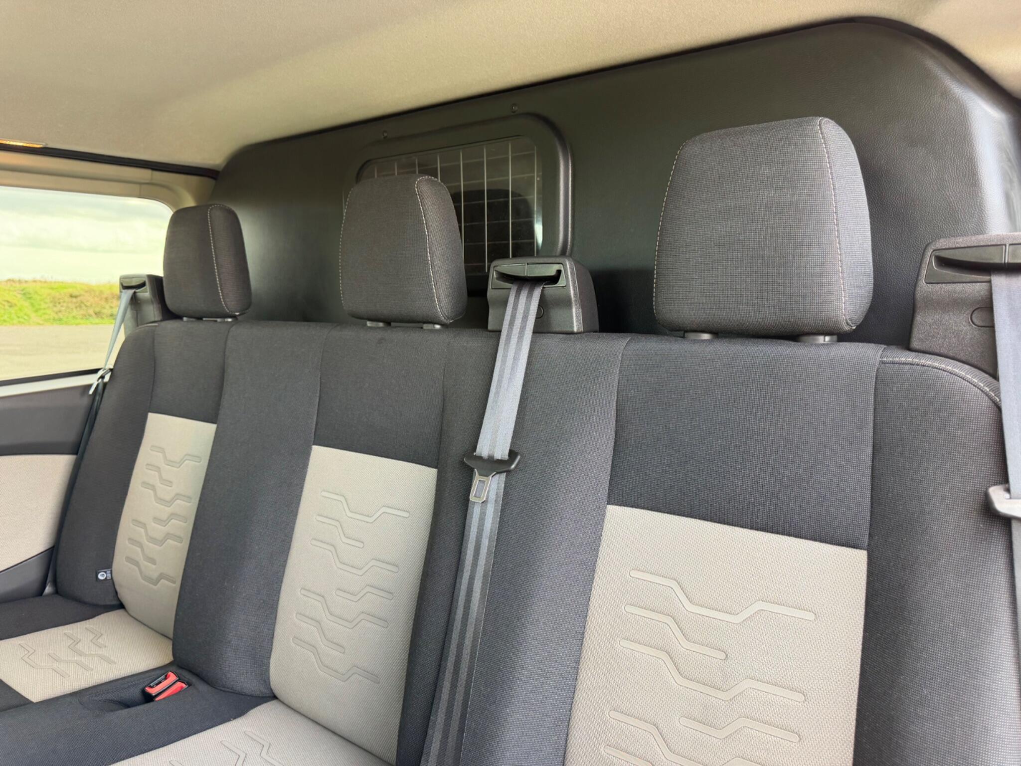 Ford Transit Custom view 26