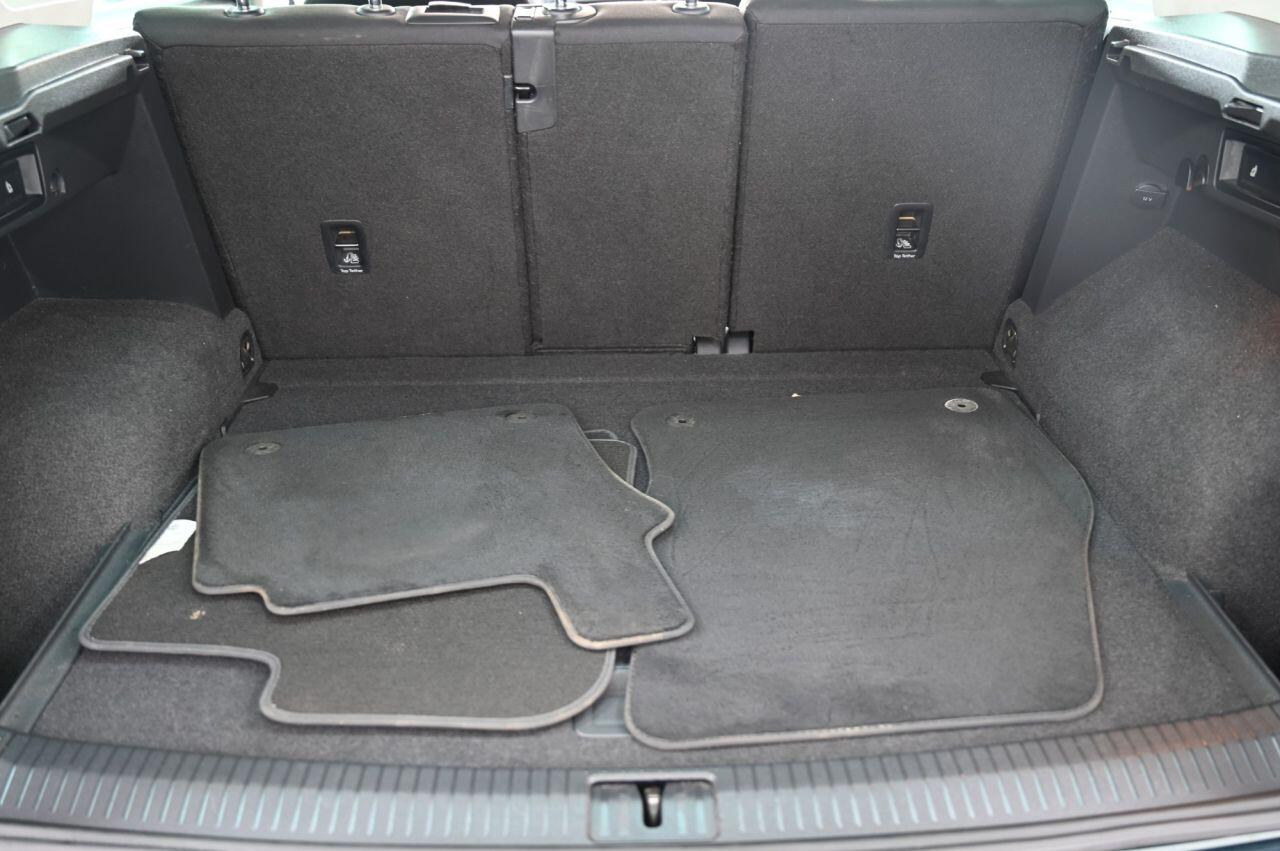 Volkswagen Tiguan view 8