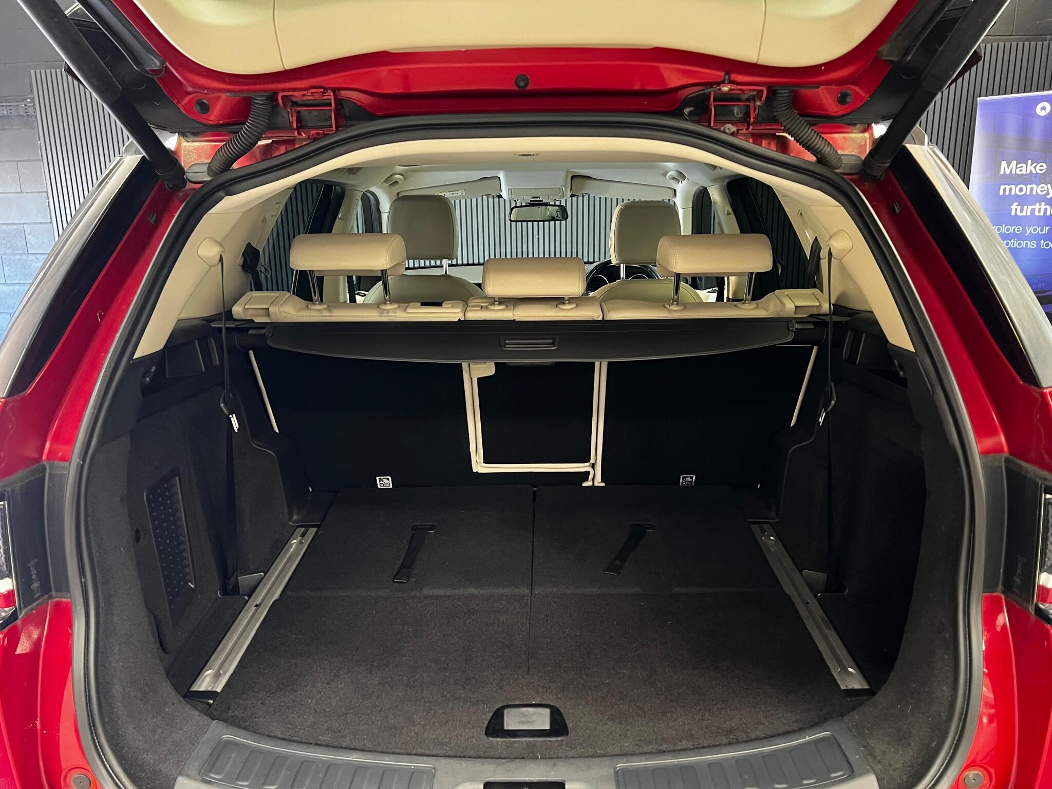 Land Rover Discovery Sport view 25