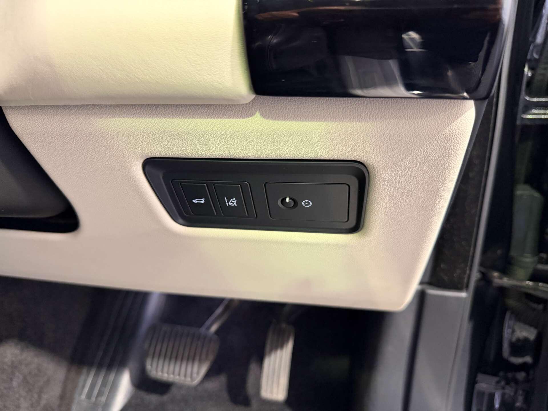 Land Rover Range Rover view 20