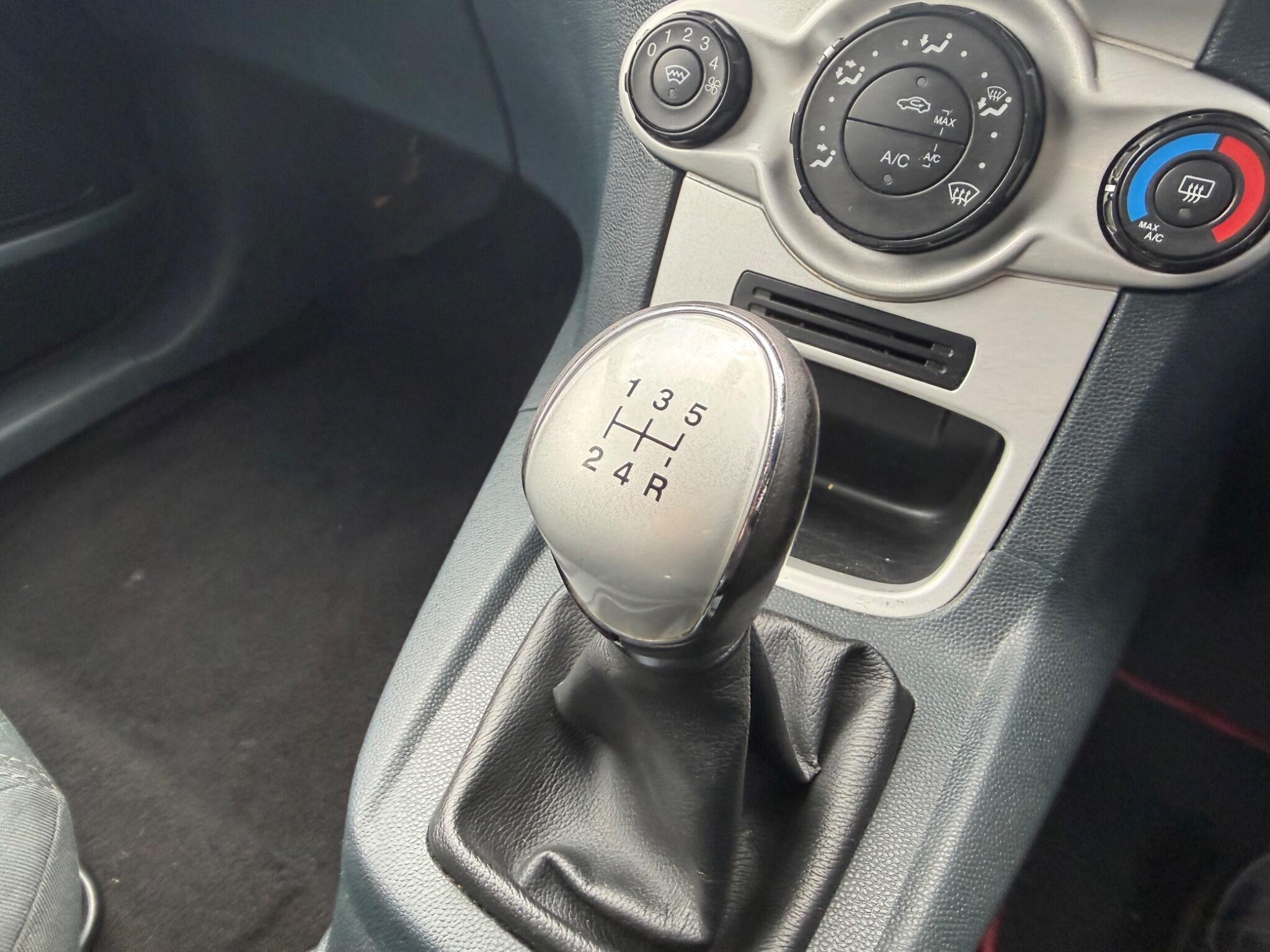 Ford Fiesta view 25