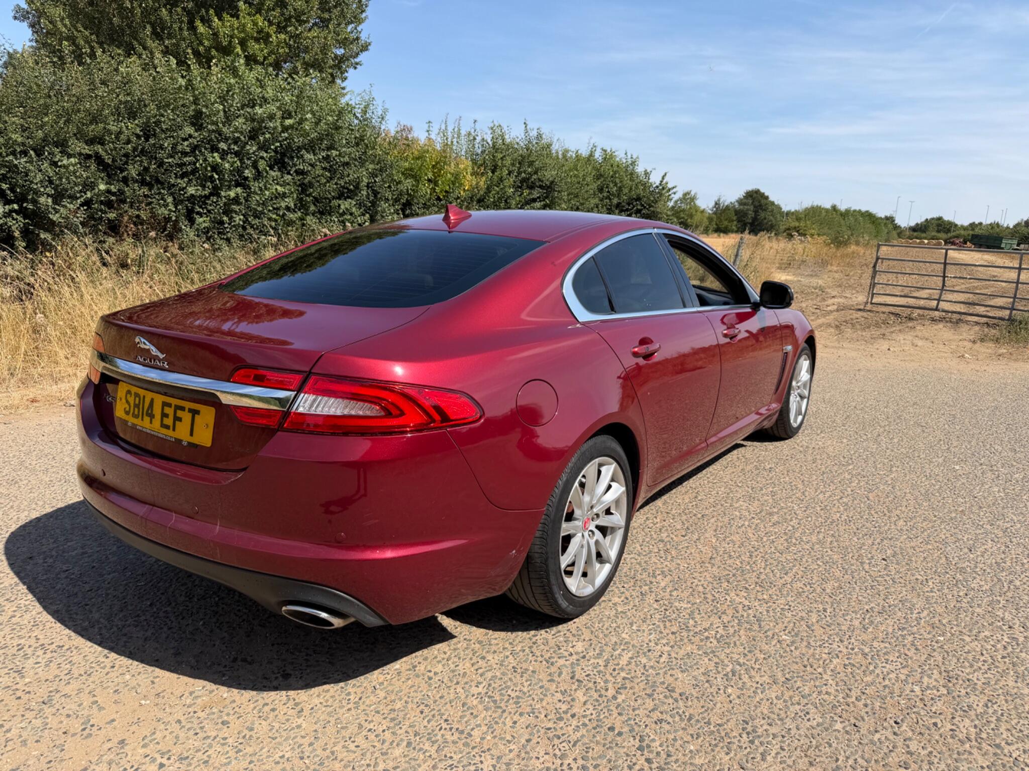Jaguar XF view 33