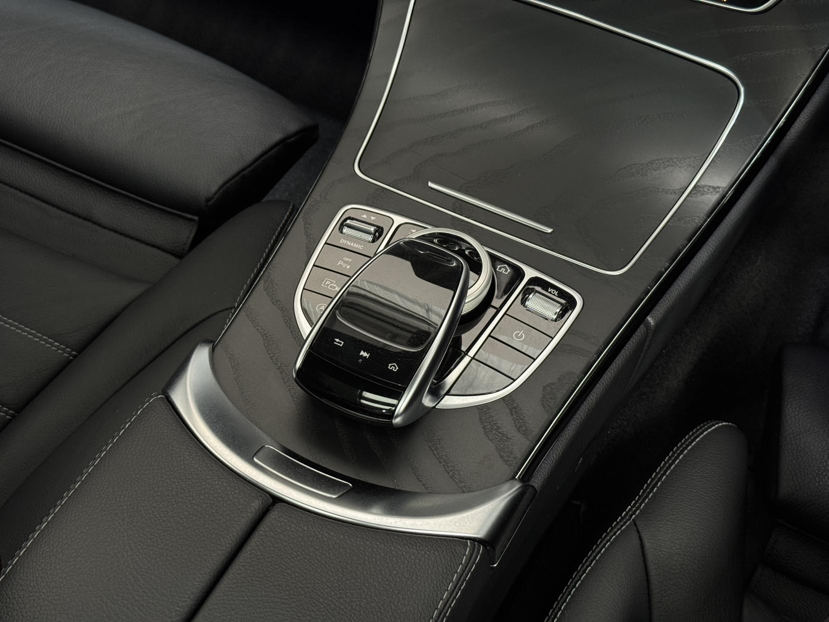 Mercedes-Benz C Class view 38