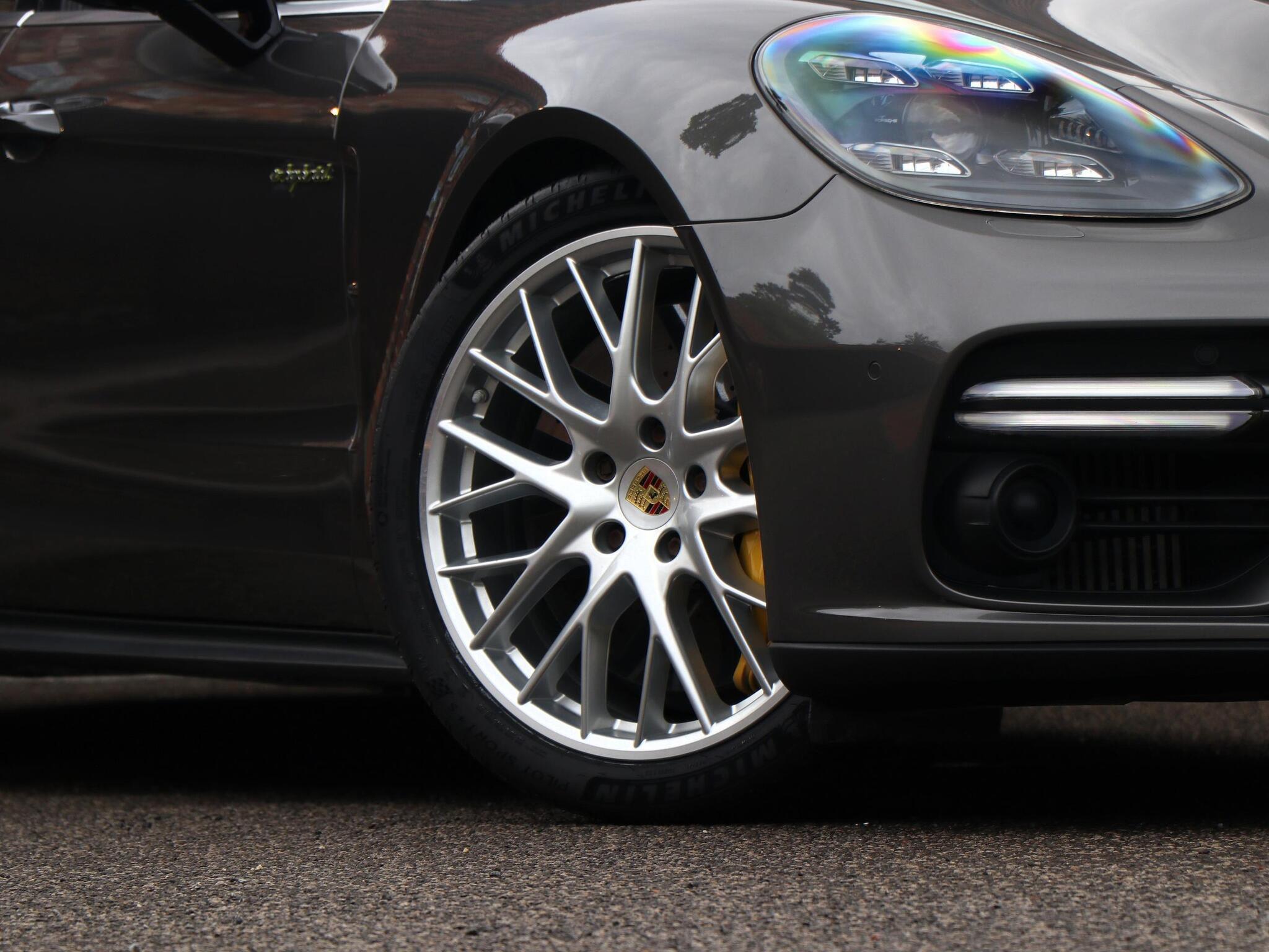 Porsche Panamera view 10