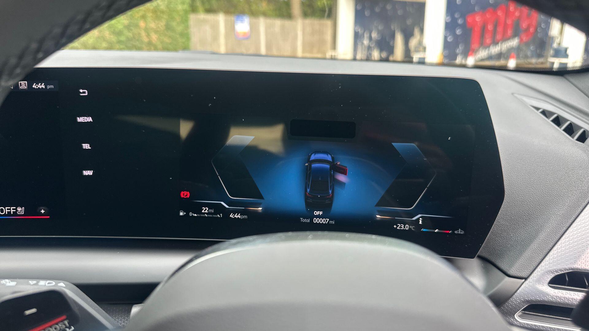 BMW 2 Series view 9