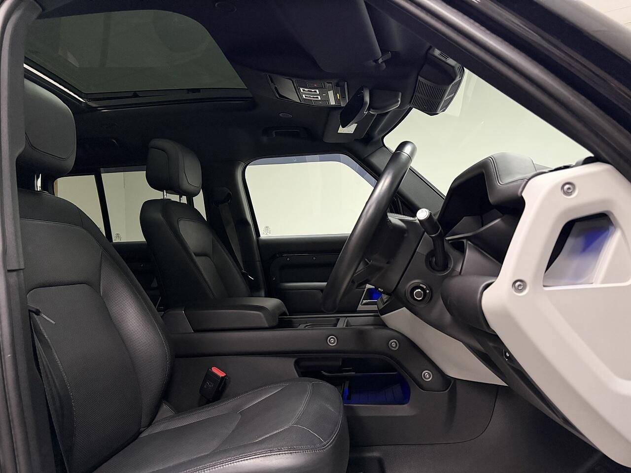Land Rover Defender view 15