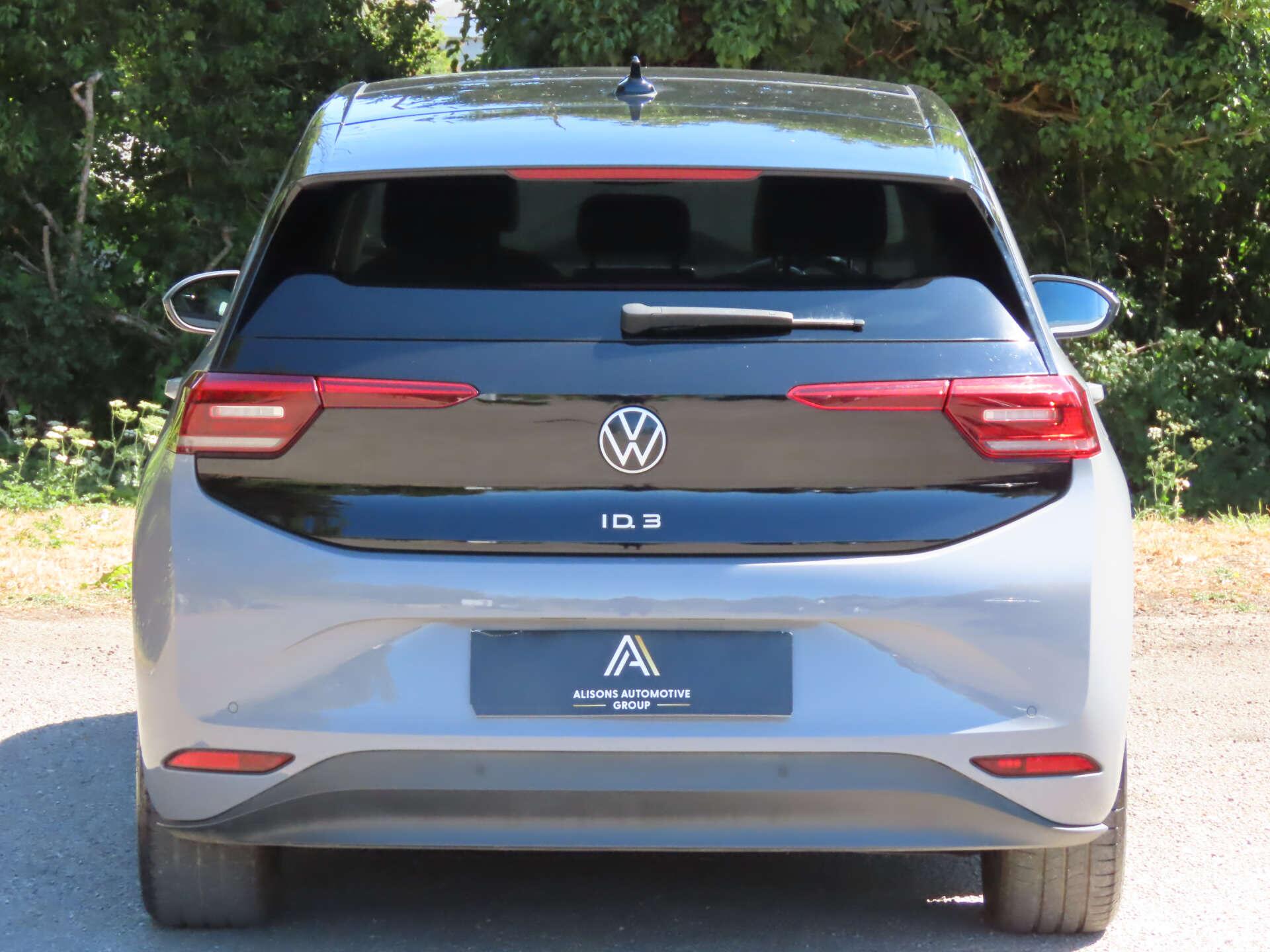 Volkswagen Id.3 view 5