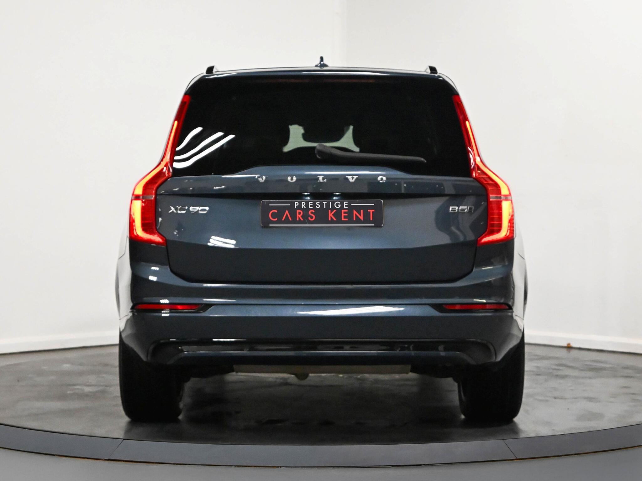 Volvo XC90 view 24