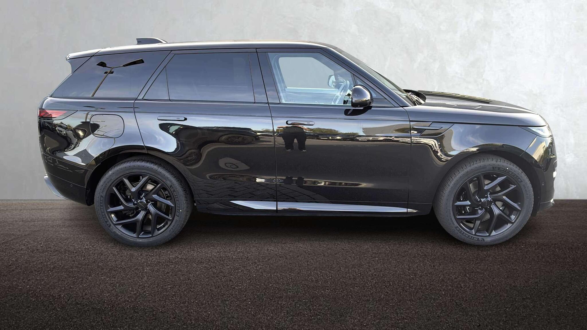 Land Rover Range Rover Sport view 5