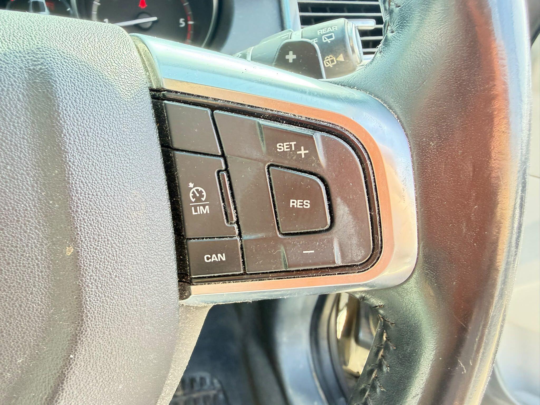 Land Rover Discovery Sport view 22