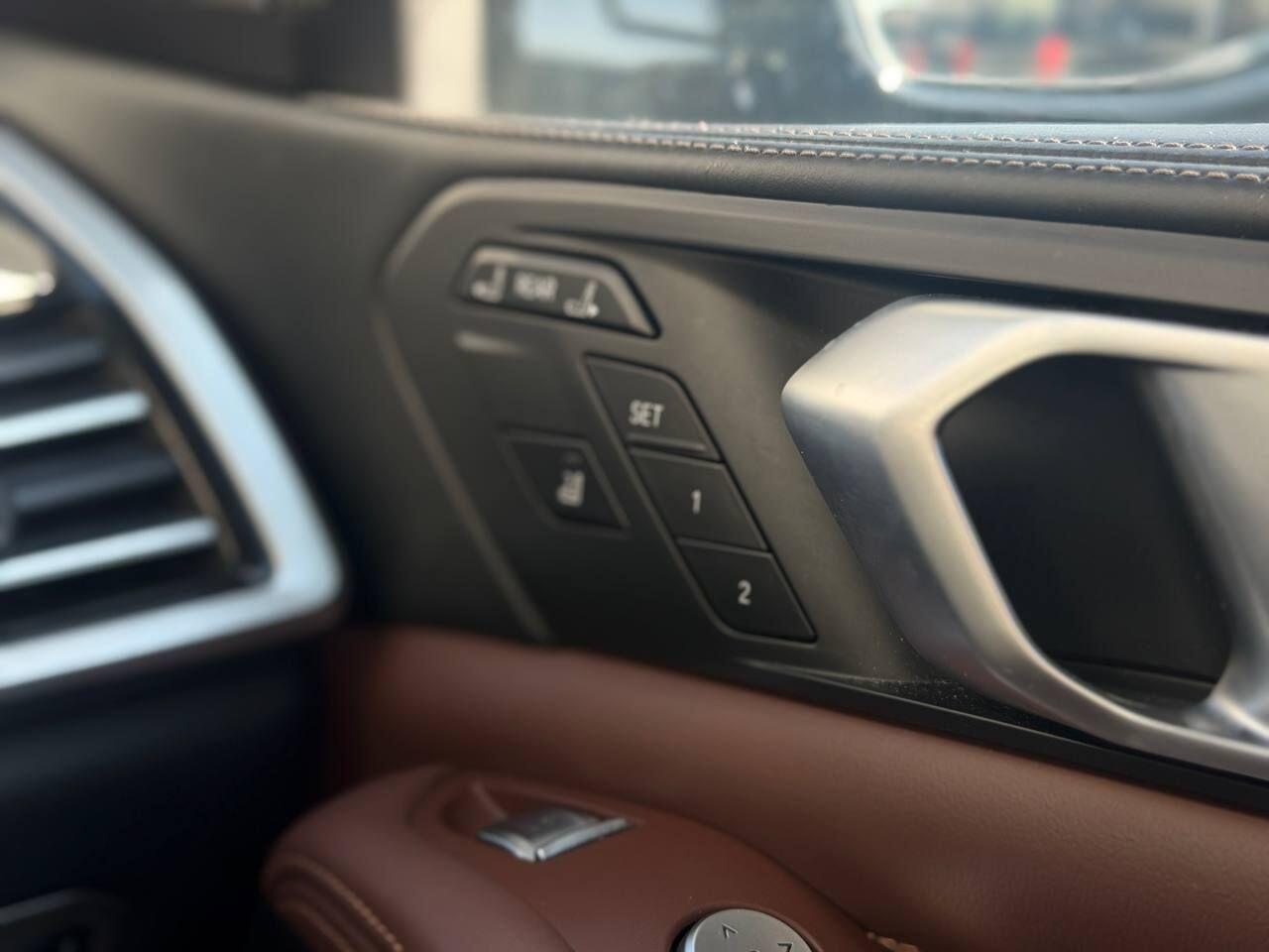 BMW X7 view 46