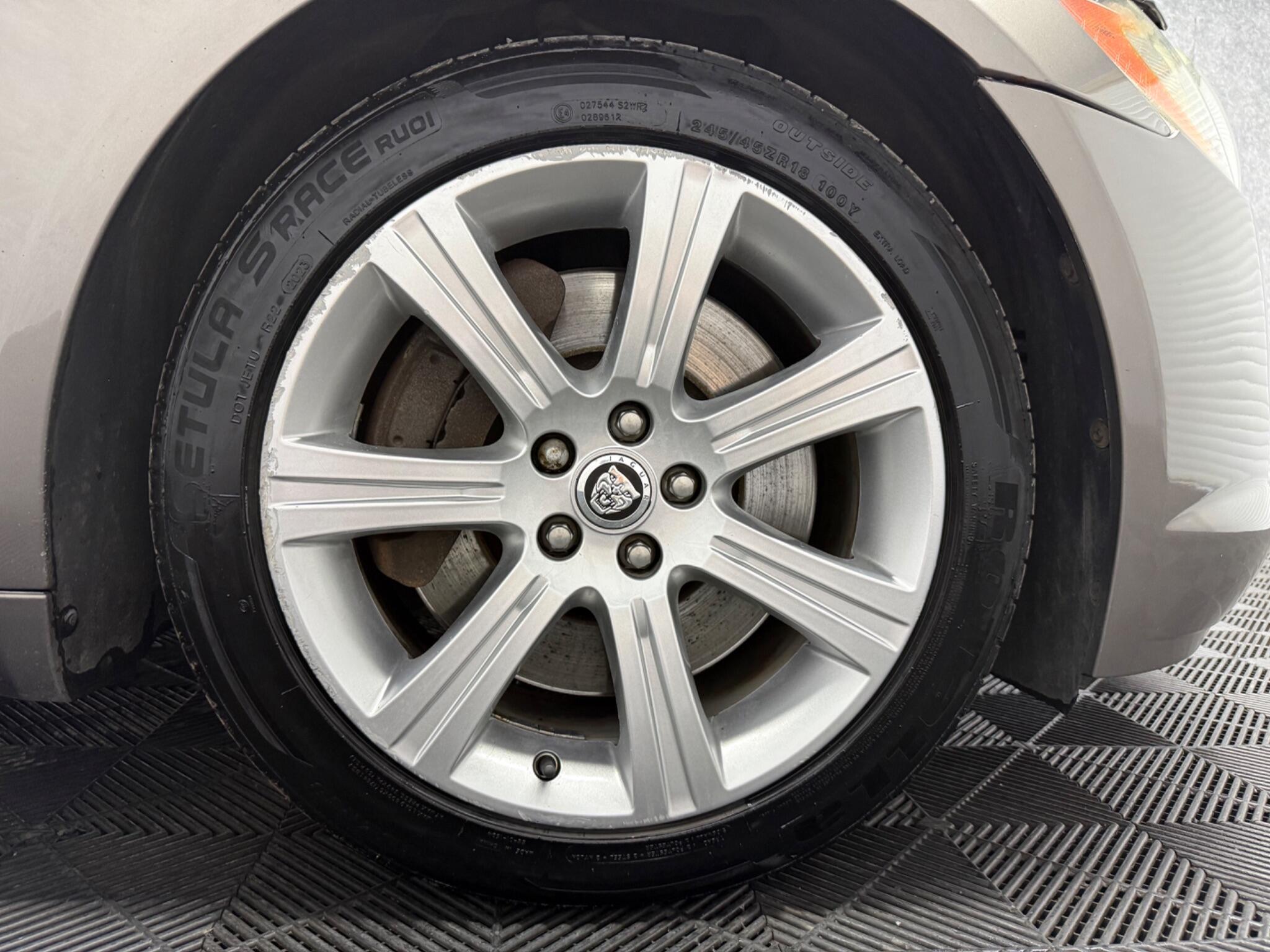 Jaguar XF view 21