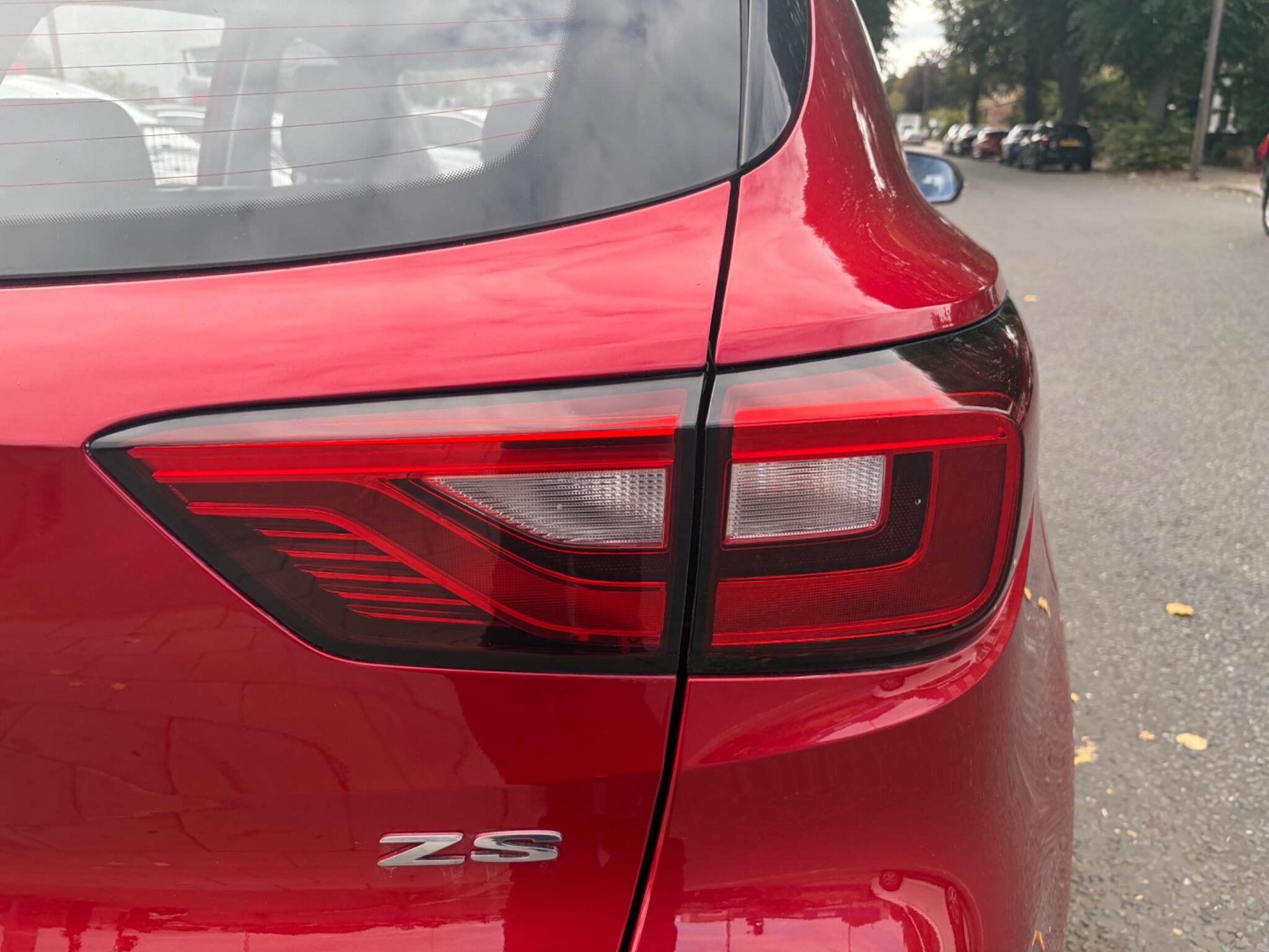 MG ZS view 25