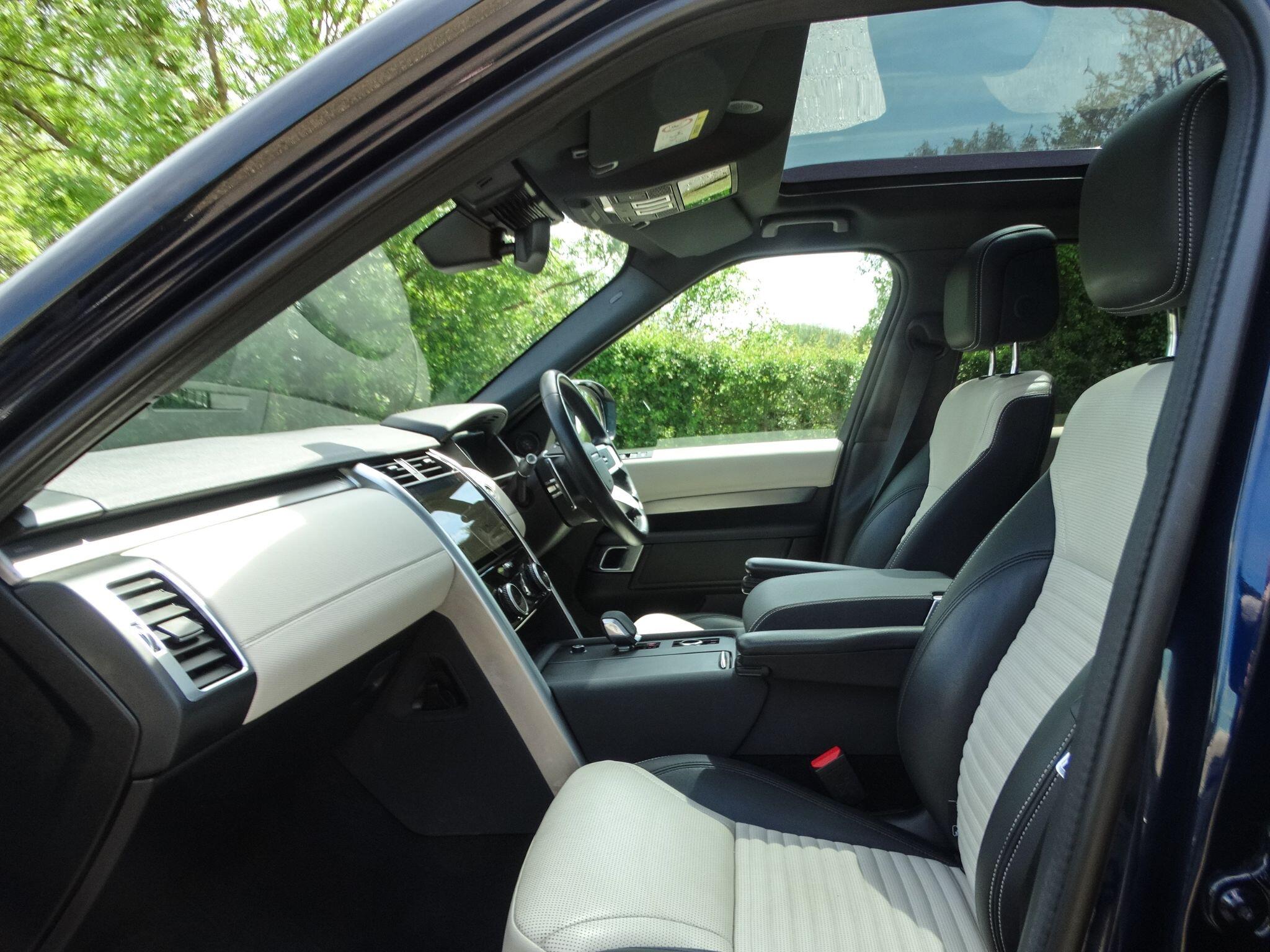 Land Rover Discovery 3 view 3