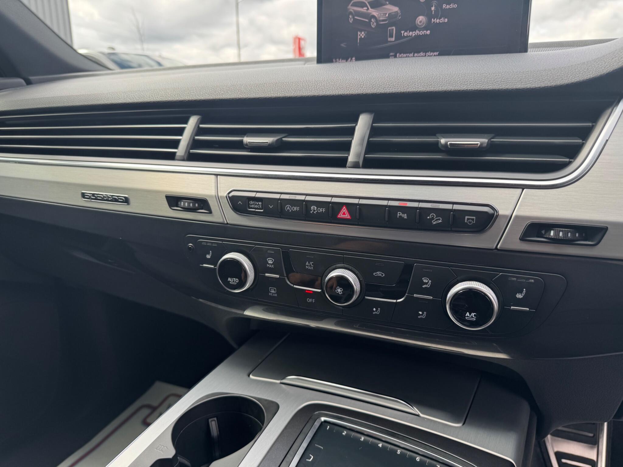 Audi Q7 view 62