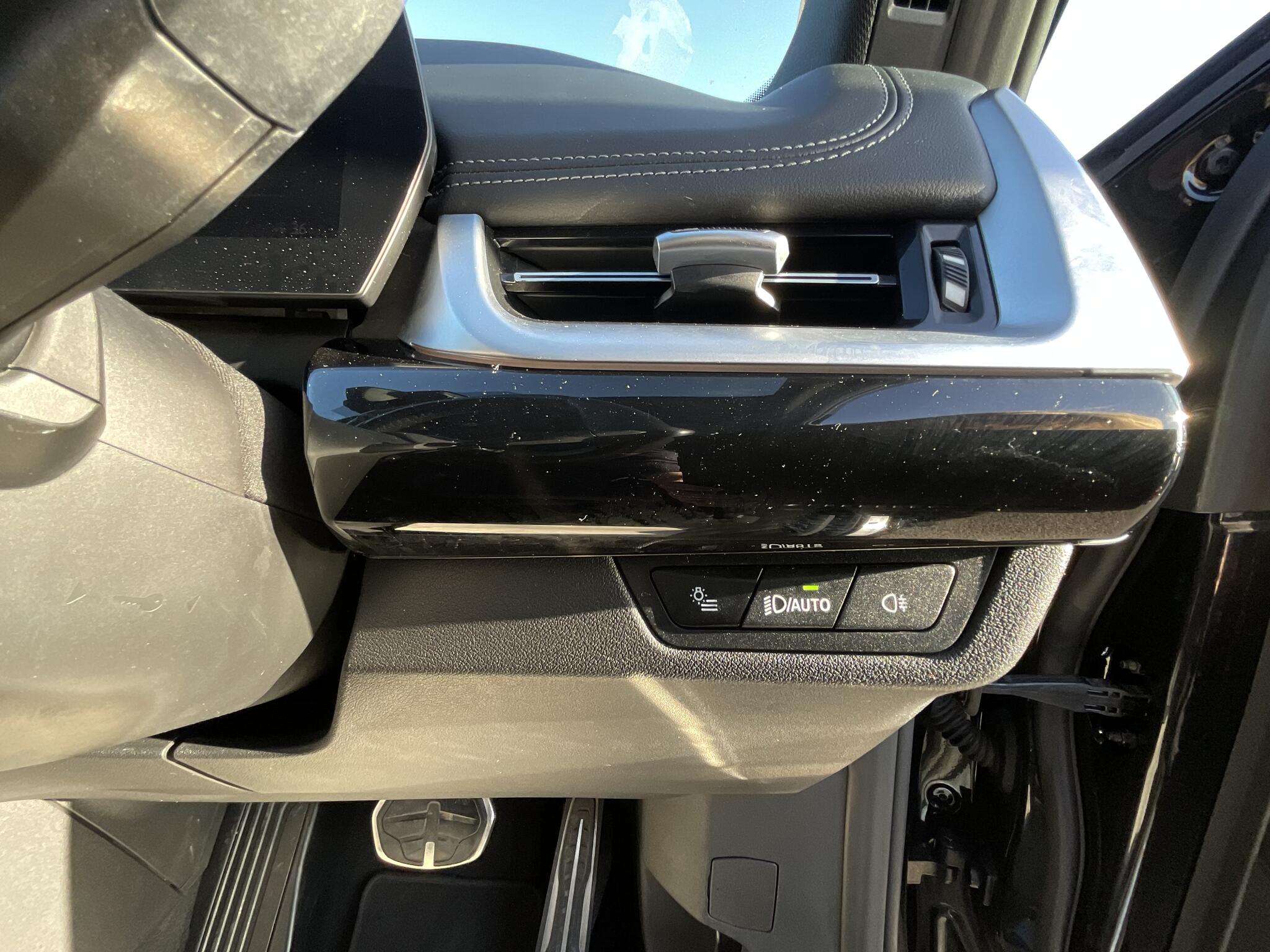 BMW Ix1 view 38