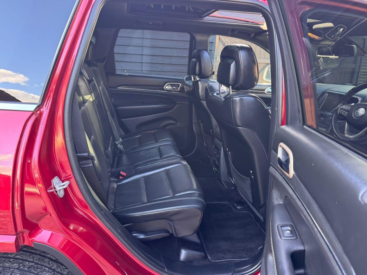 Jeep Grand Cherokee view 18