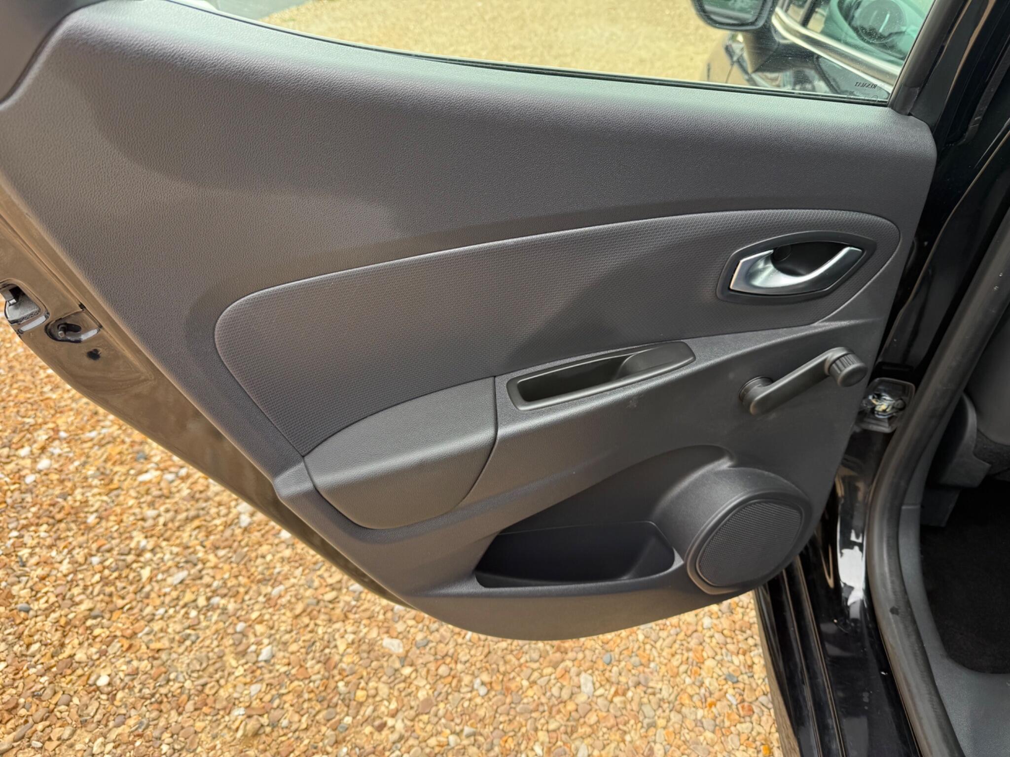 Renault Clio view 28