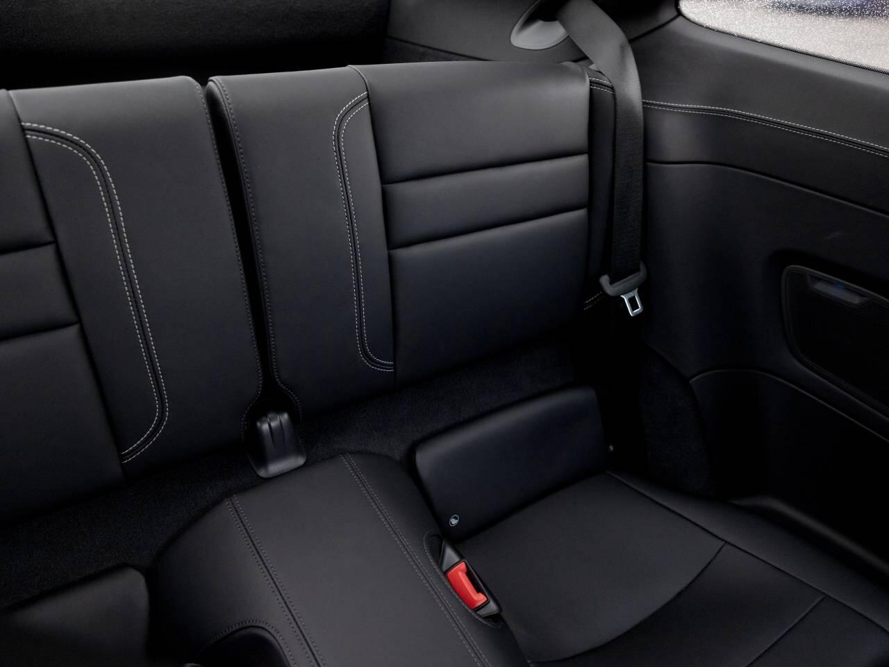 Porsche 911 view 75