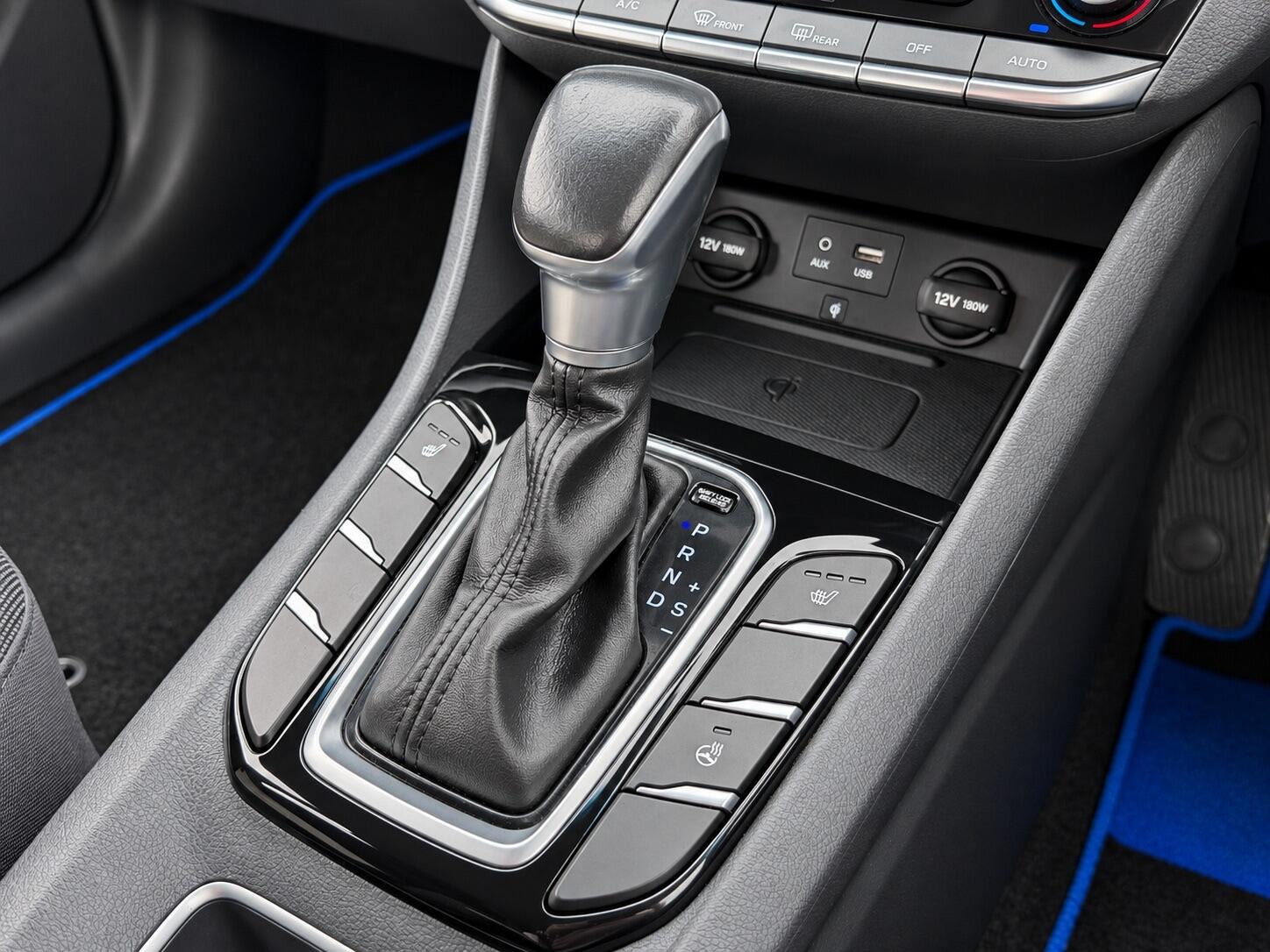 Hyundai Ioniq view 19