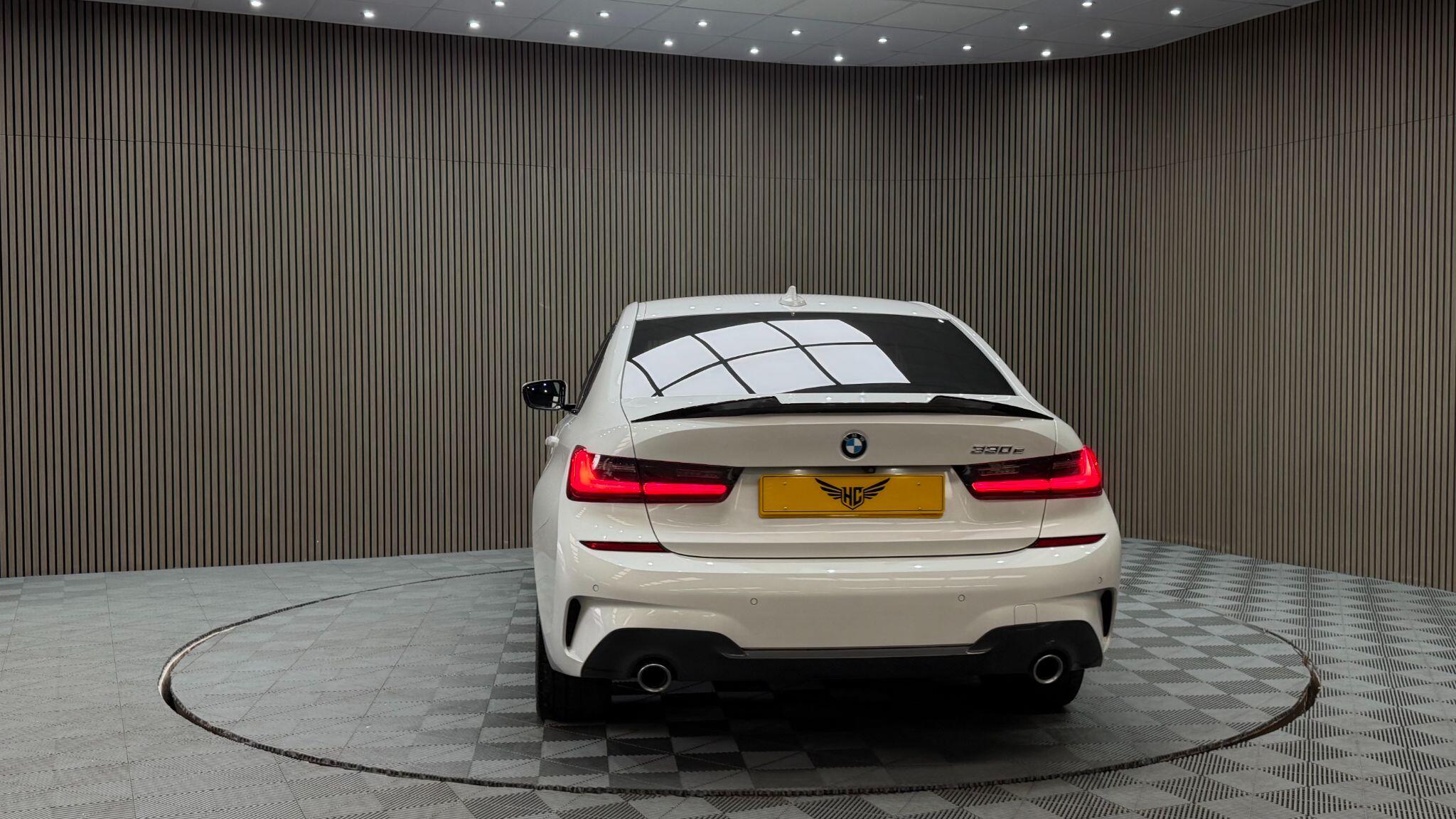 BMW 3 Series view 28