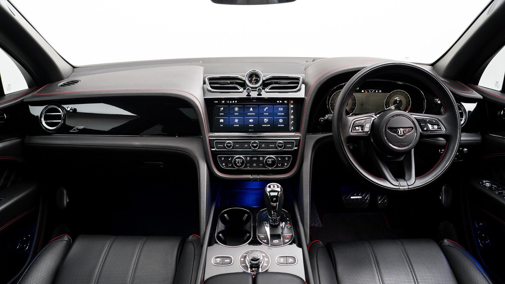 Bentley Bentayga view 7