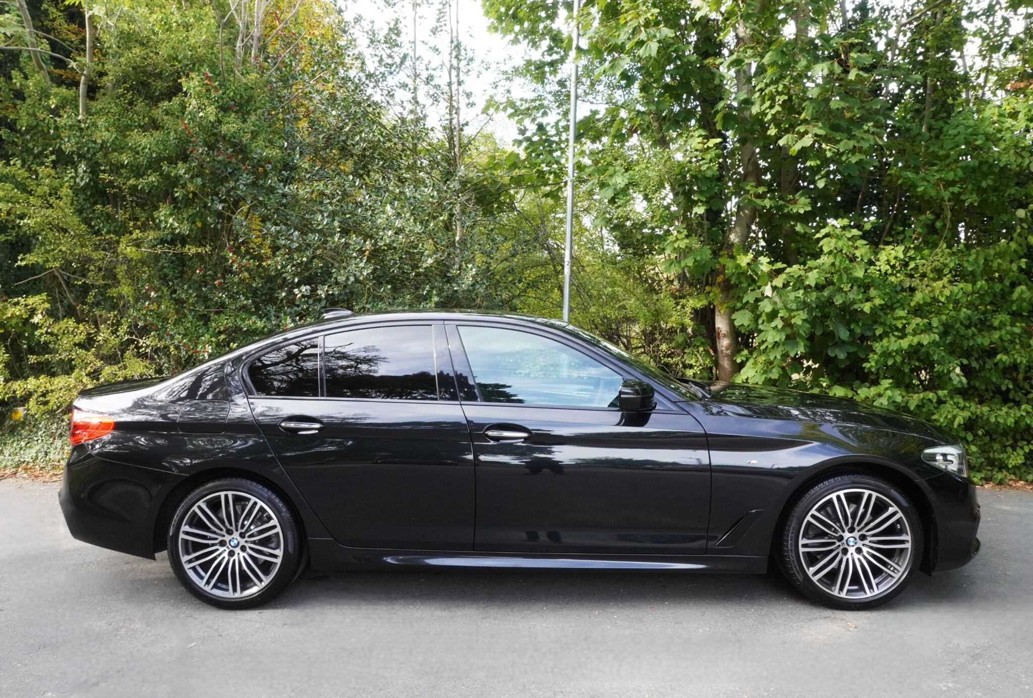 BMW 5 Series view 10