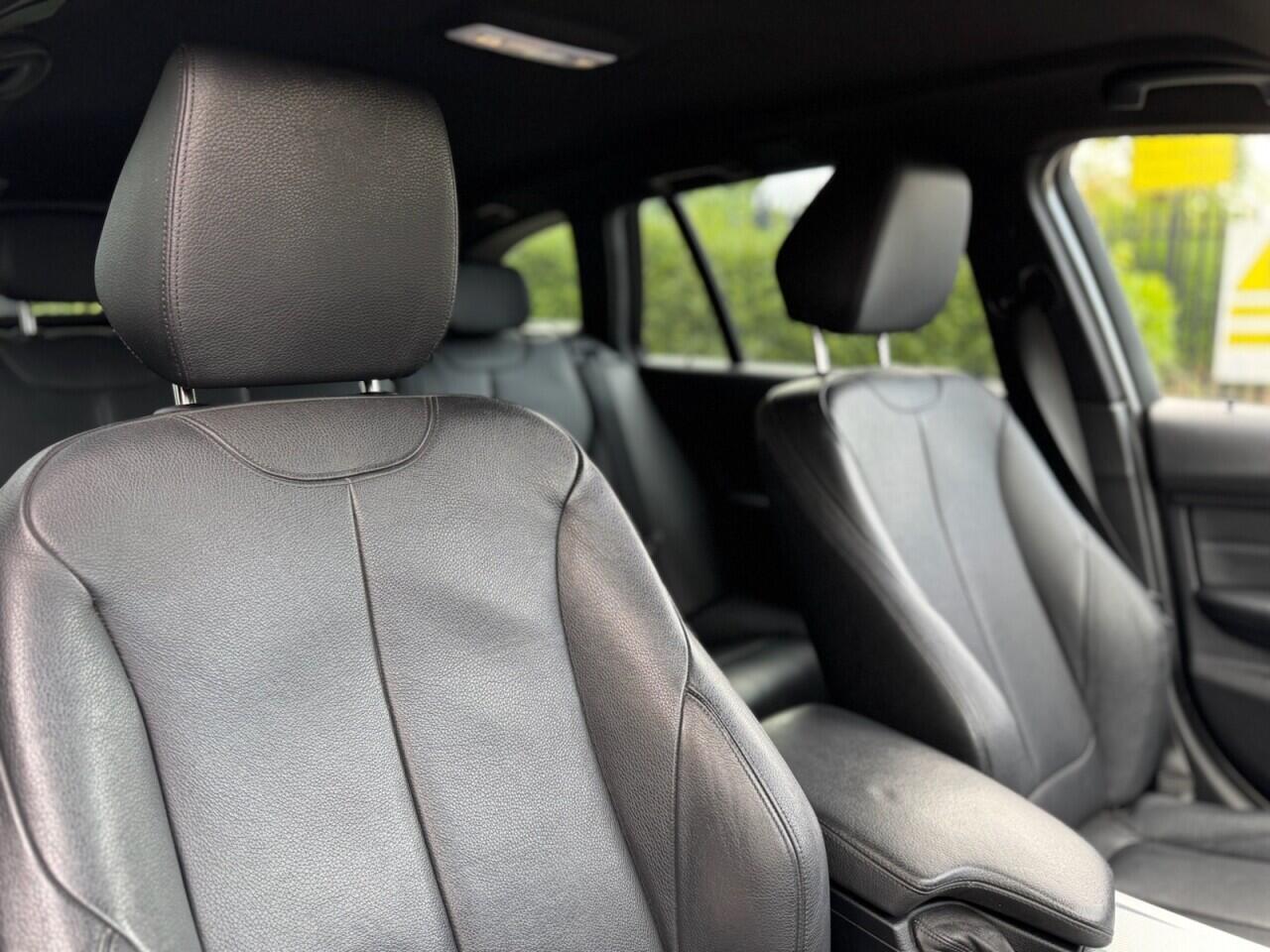 BMW 3 Series view 24