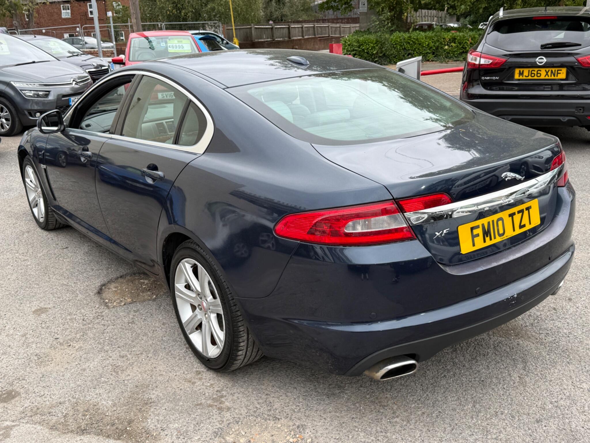 Jaguar XF - Image 14
