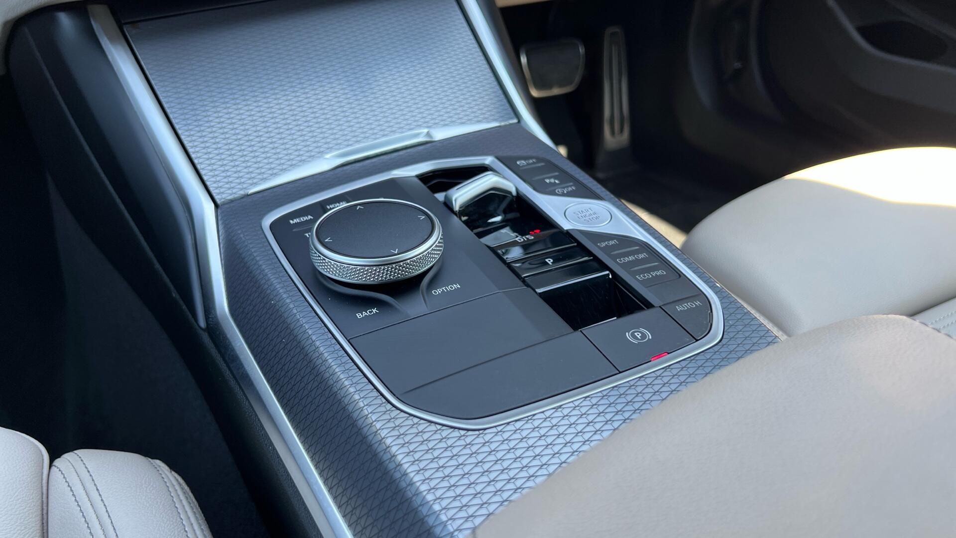 BMW 3 Series view 30