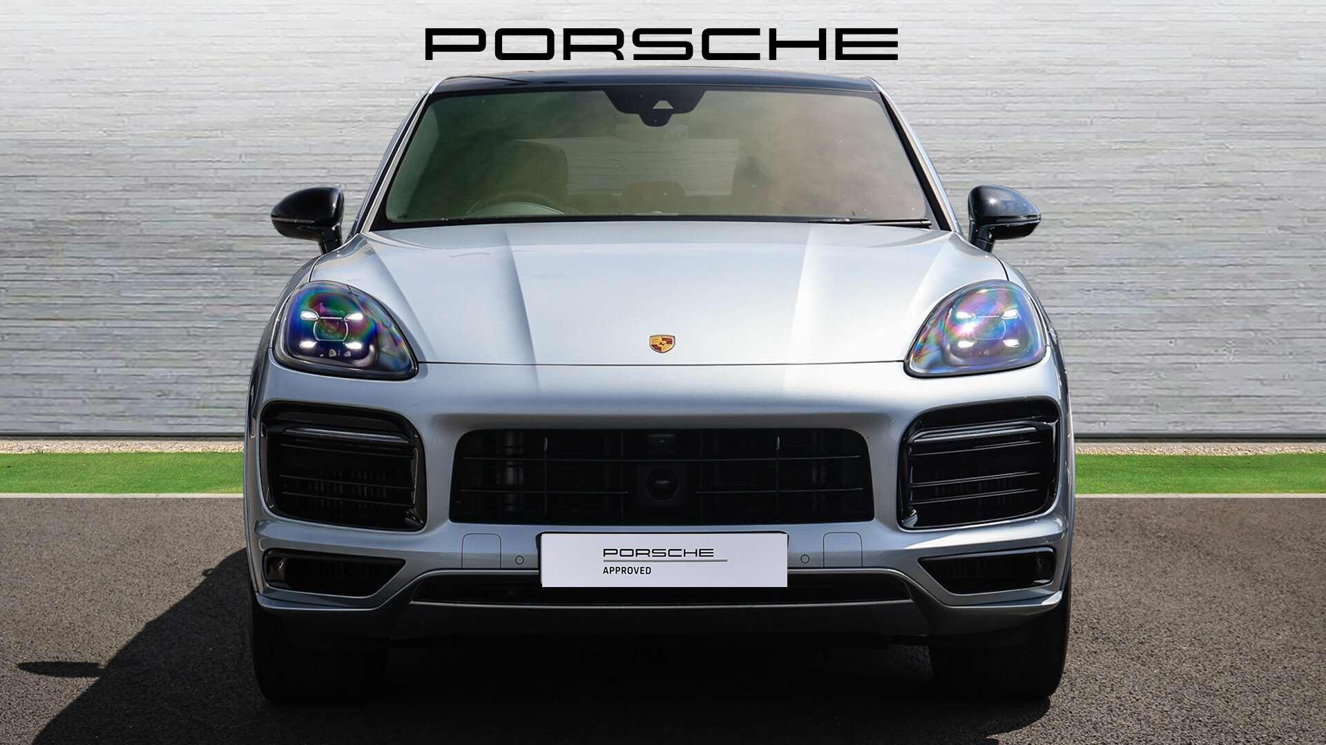 Porsche Cayenne view 9